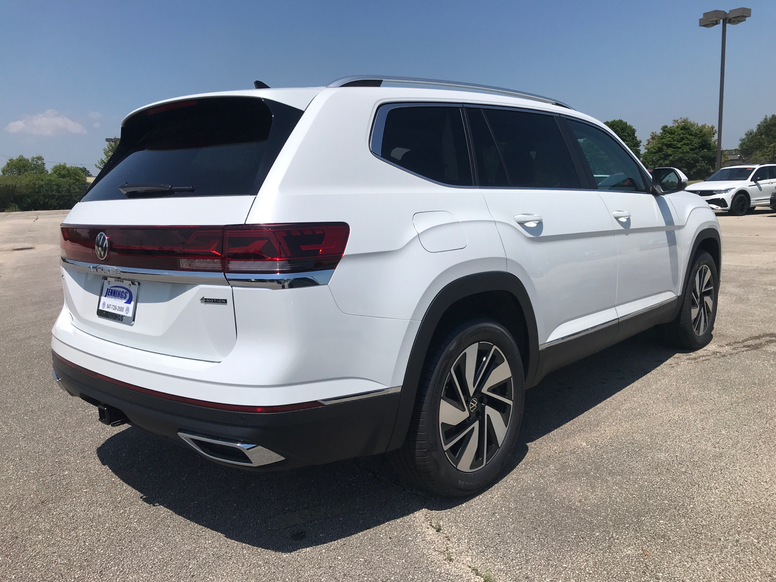 2024 Volkswagen Atlas 2.0T SEL 3