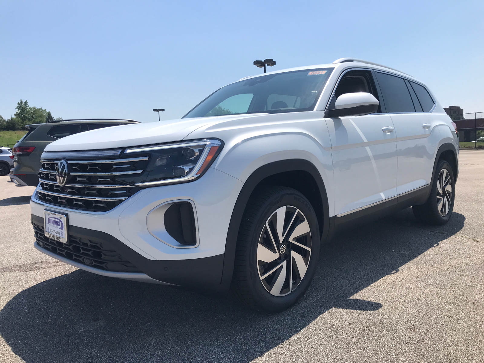 2024 Volkswagen Atlas 2.0T SEL 5