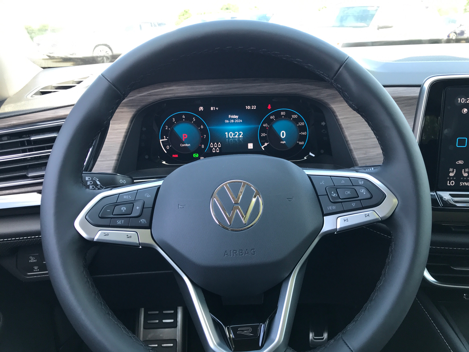 2024 Volkswagen Atlas SEL Premium R-Line 4Motion 10