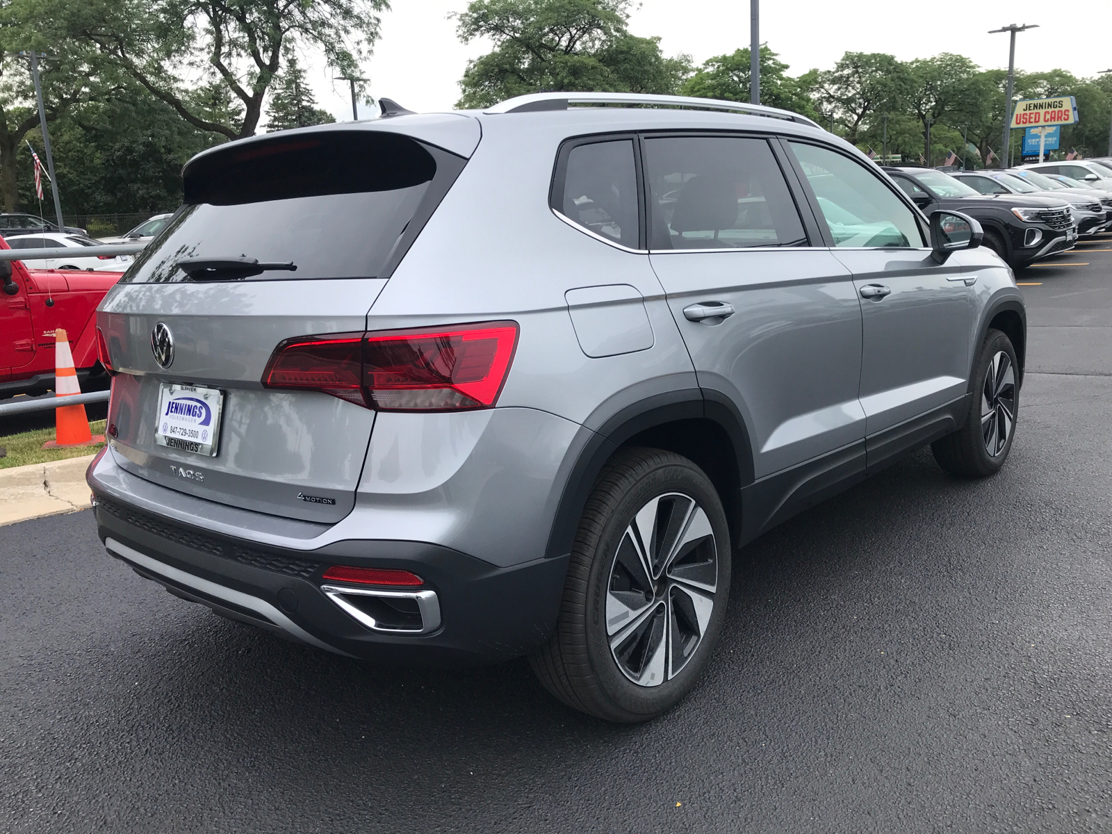 2024 Volkswagen Taos SE 3