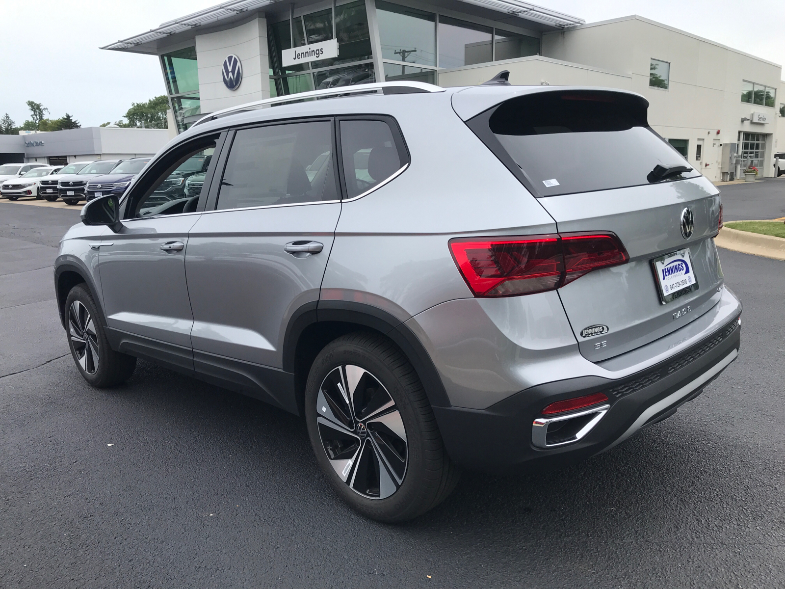 2024 Volkswagen Taos SE 4