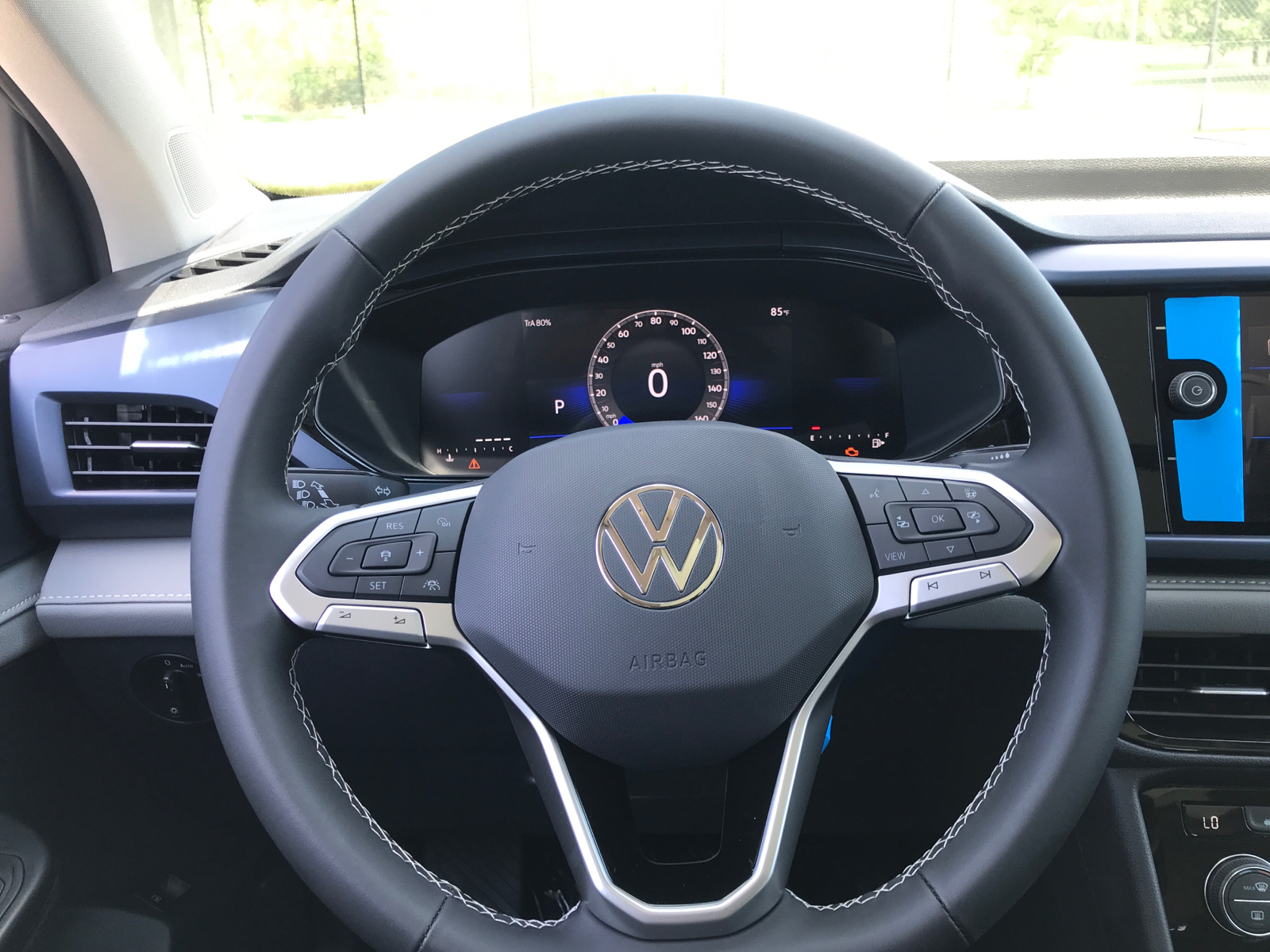 2024 Volkswagen Taos SE 10