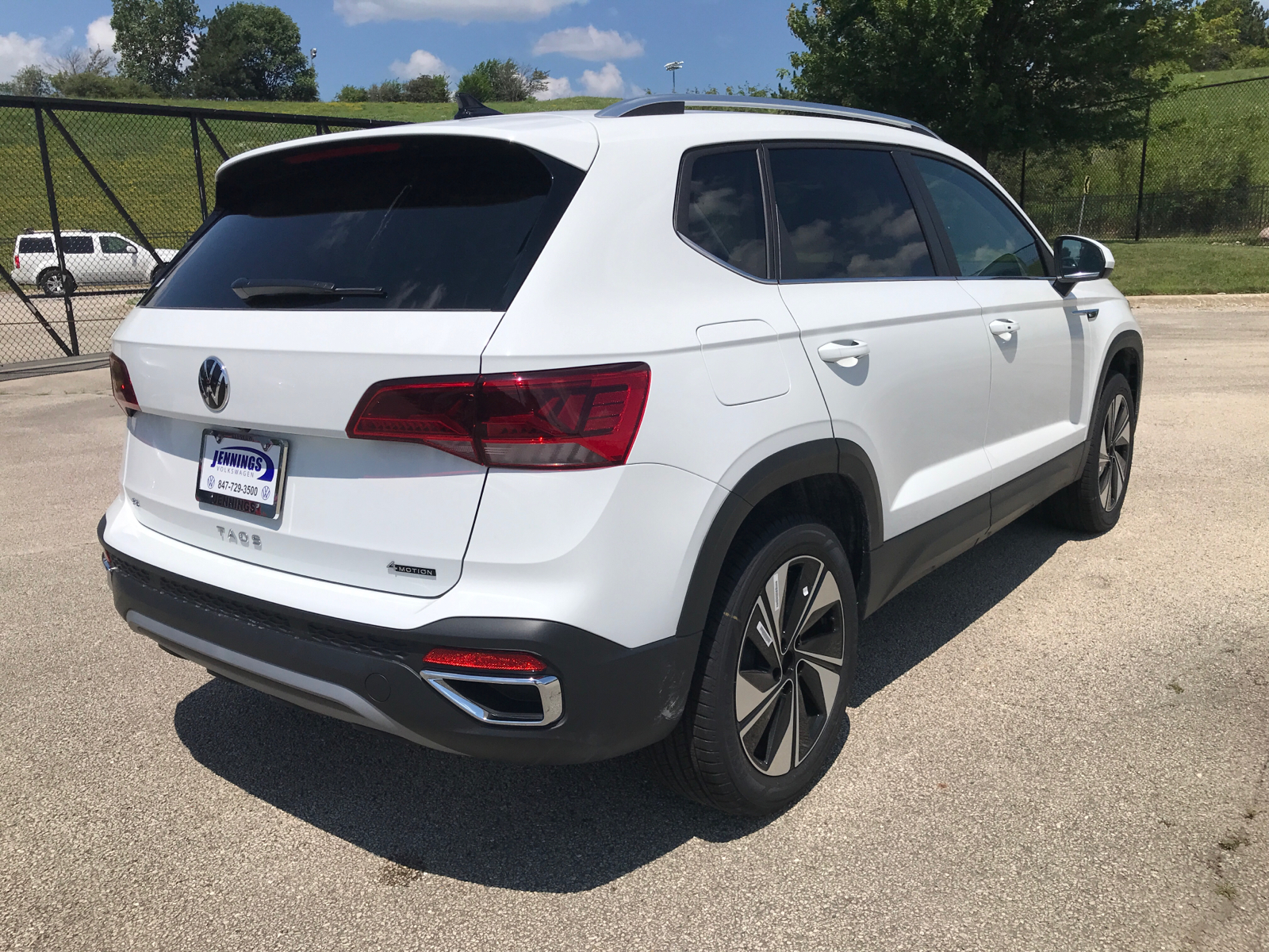 2024 Volkswagen Taos SE 3