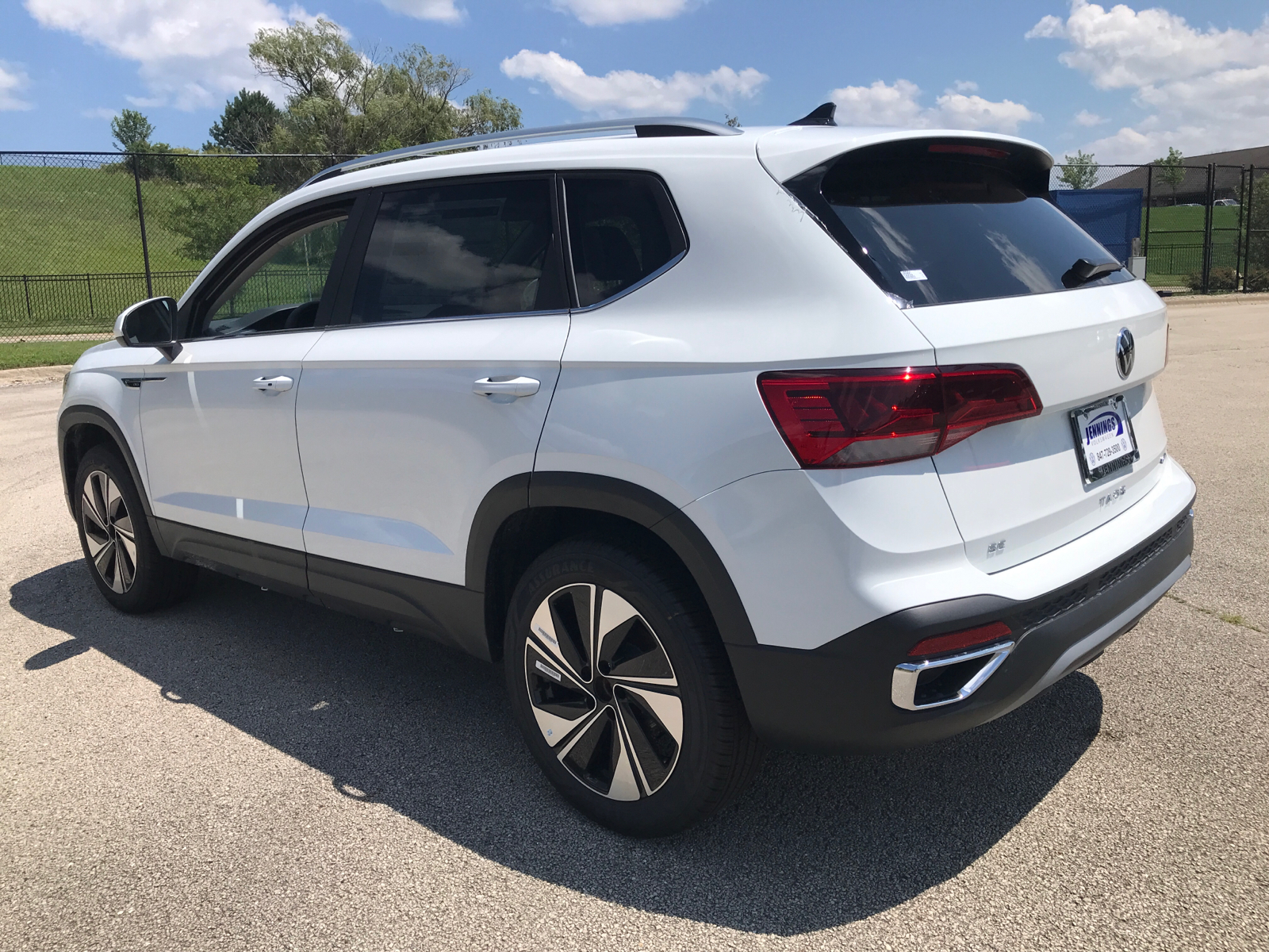 2024 Volkswagen Taos SE 4