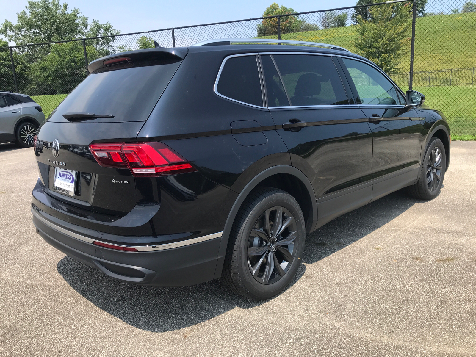 2024 Volkswagen Tiguan SE 3