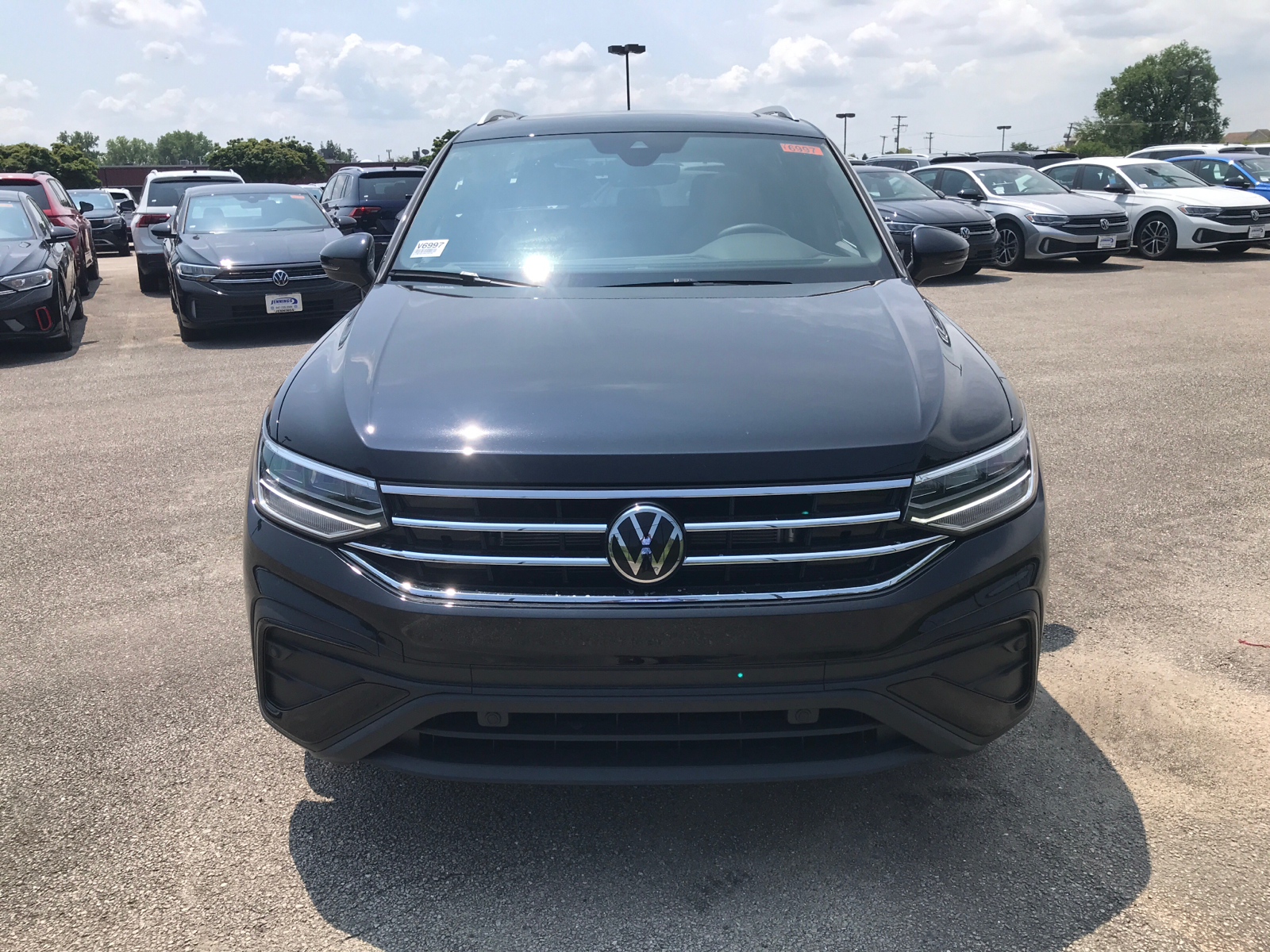 2024 Volkswagen Tiguan SE 26