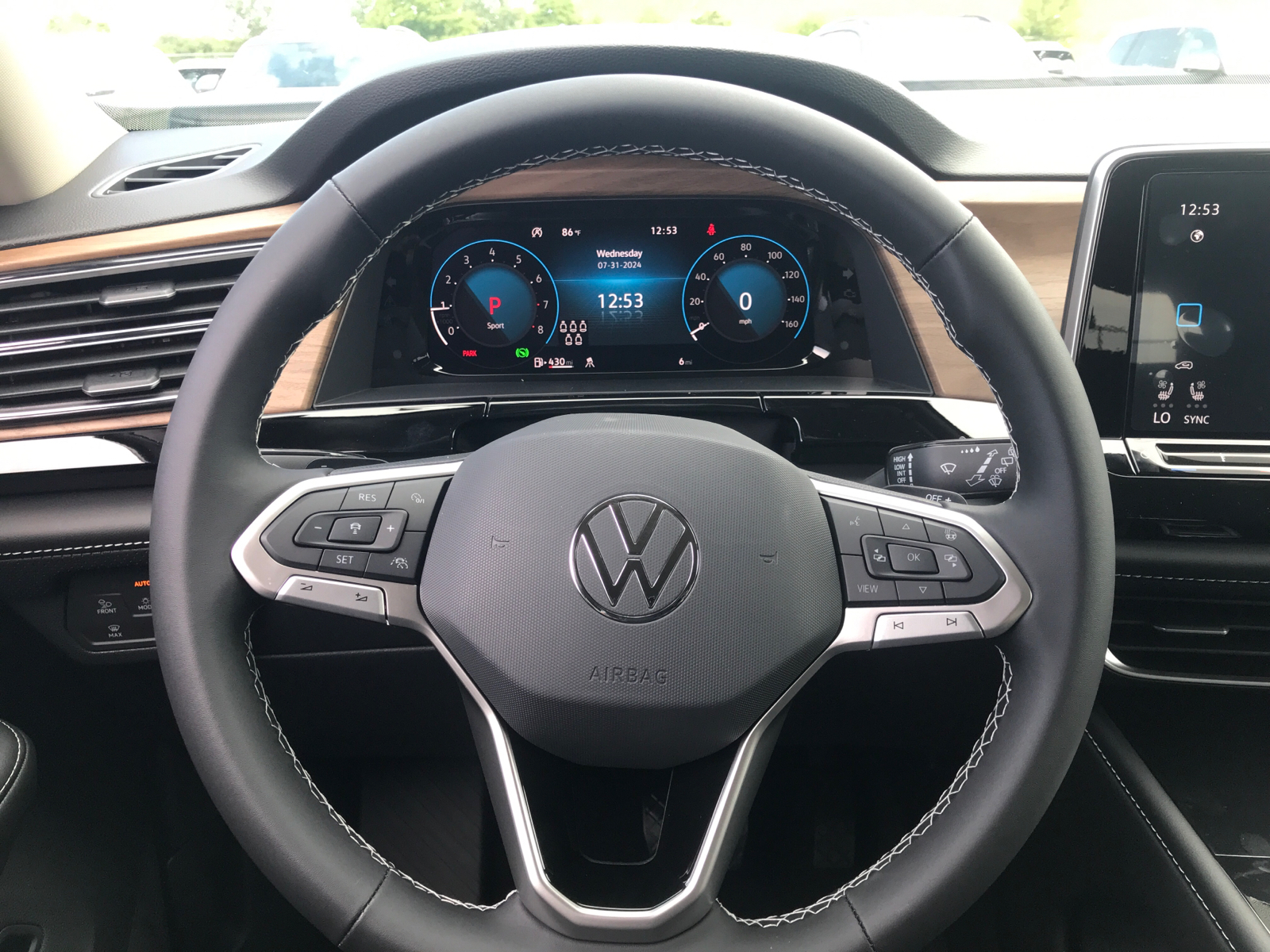 2024 Volkswagen Atlas 2.0T SE w/Technology 10