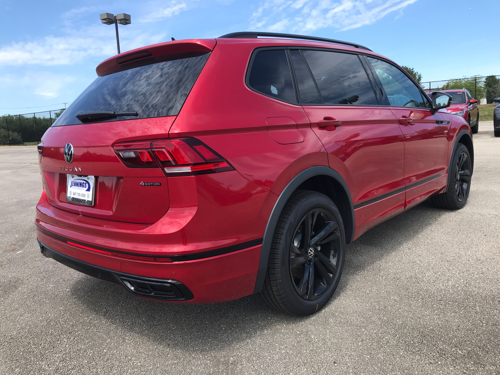 2024 Volkswagen Tiguan SE R-Line Black 3