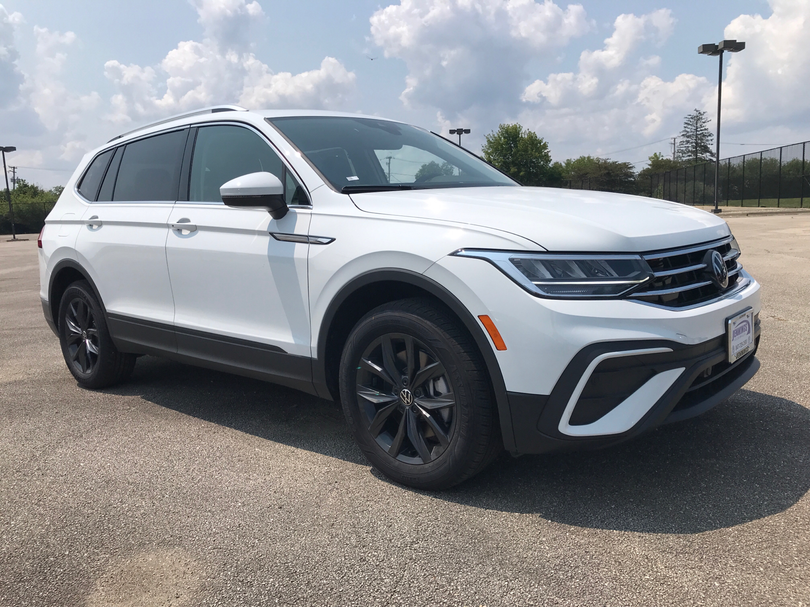 2024 Volkswagen Tiguan SE 1