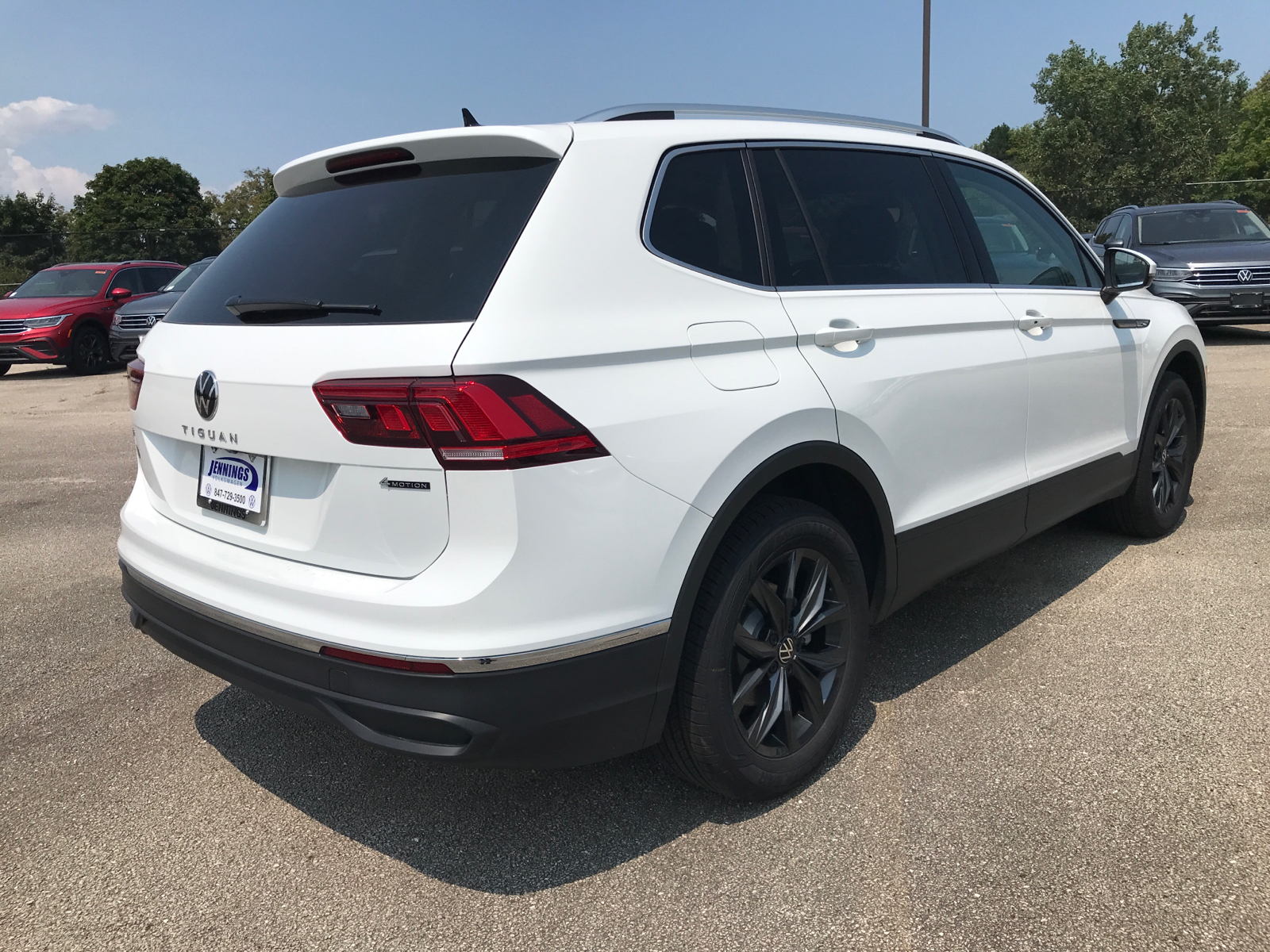 2024 Volkswagen Tiguan SE 3