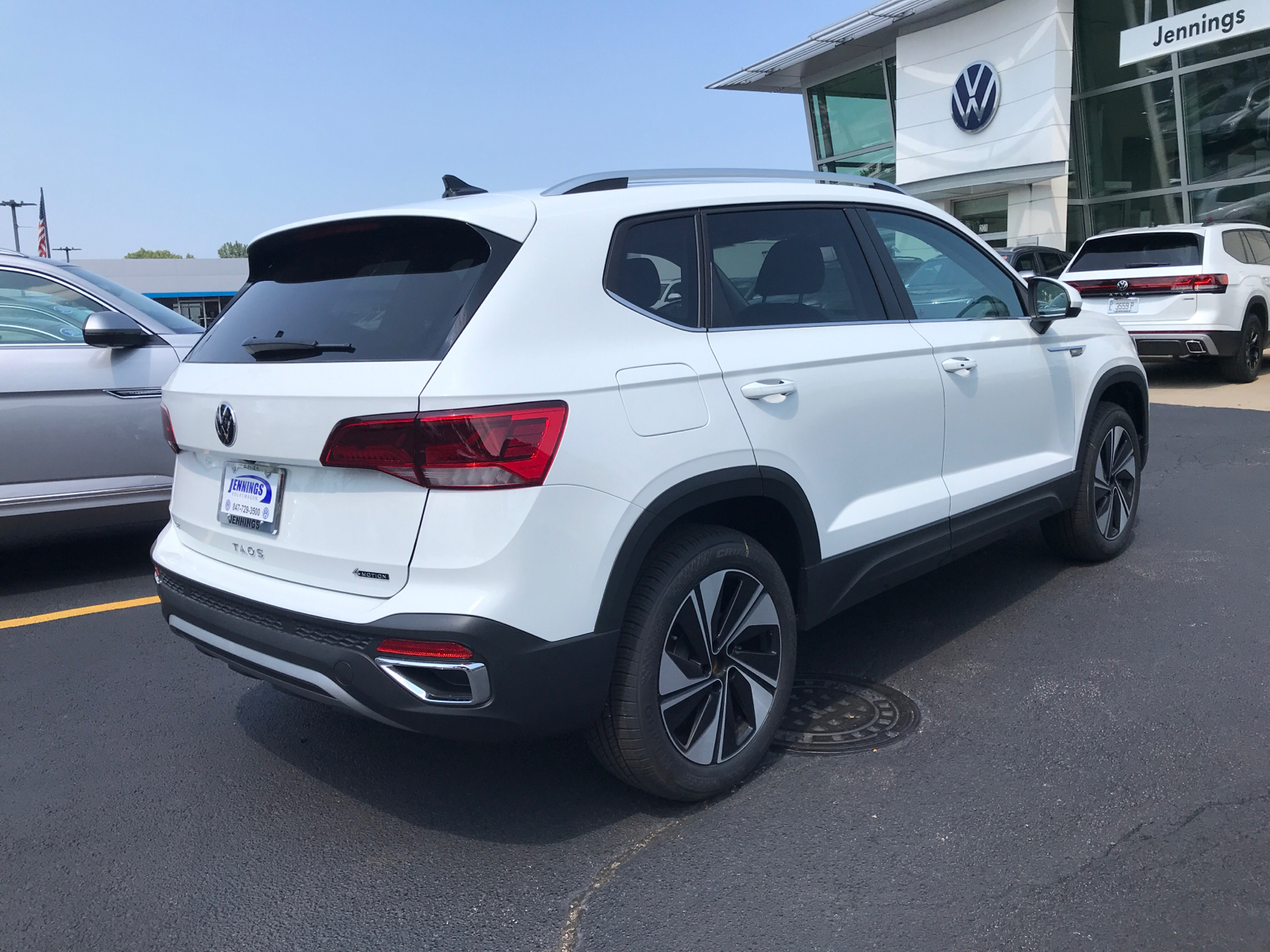 2024 Volkswagen Taos SE 3