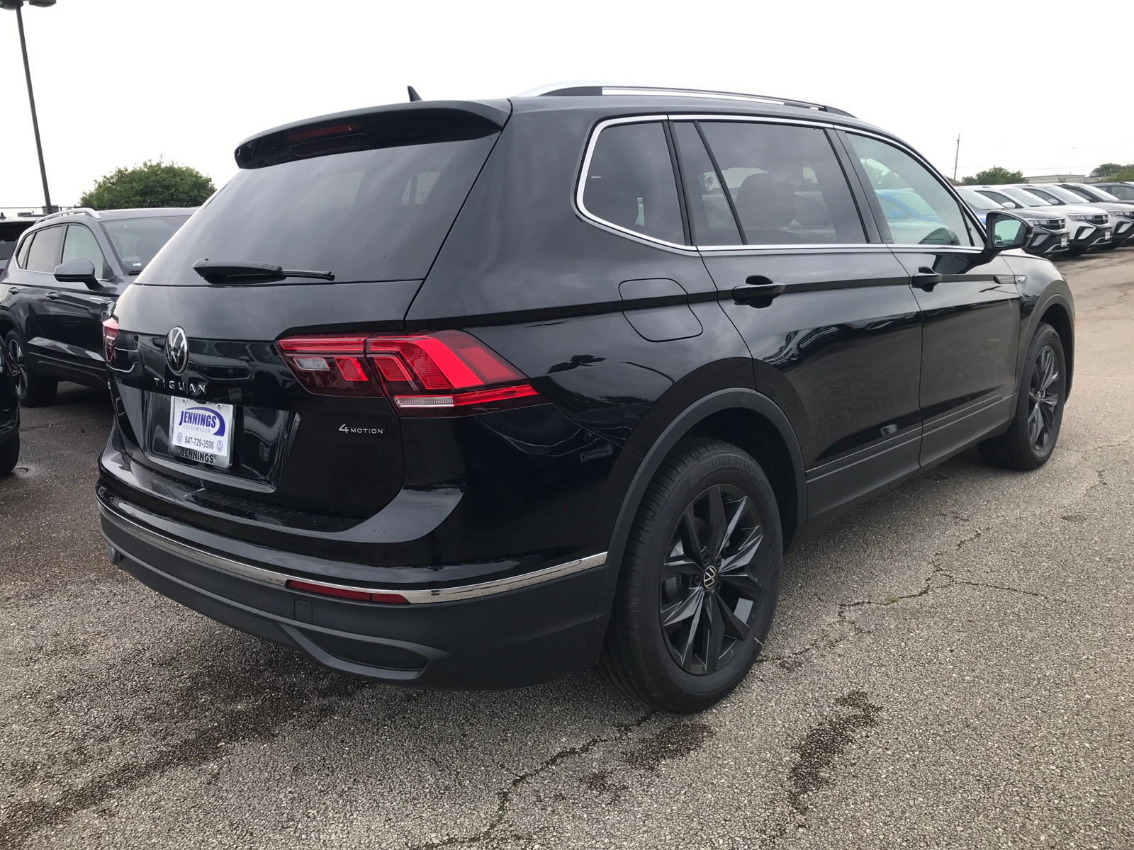 2024 Volkswagen Tiguan SE 3