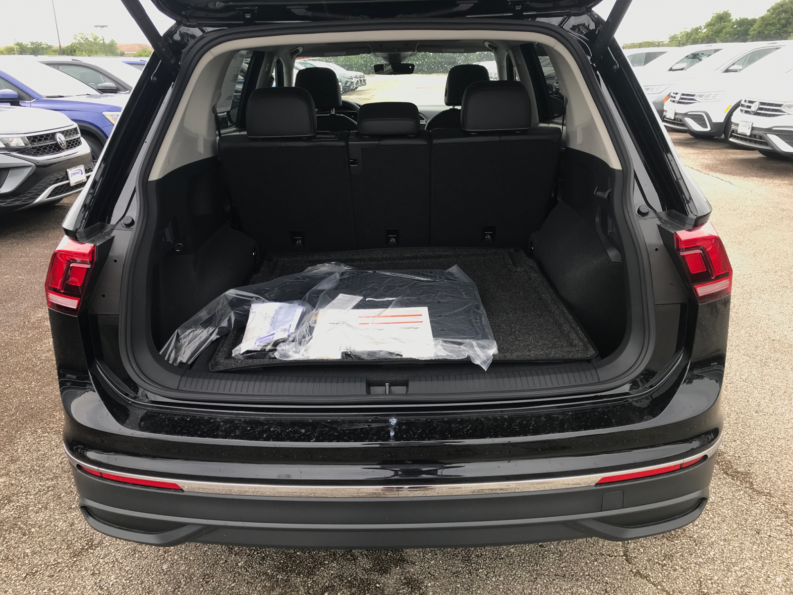 2024 Volkswagen Tiguan SE 21