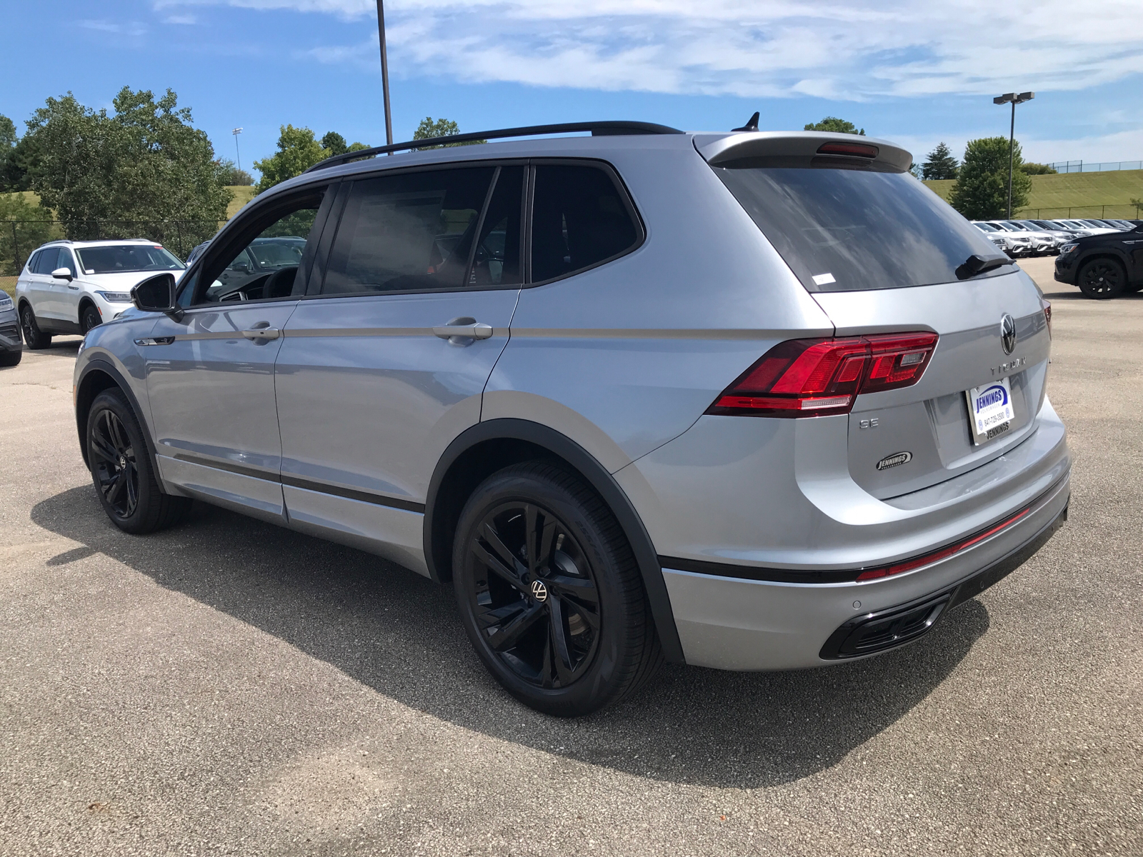 2024 Volkswagen Tiguan SE R-Line Black 4