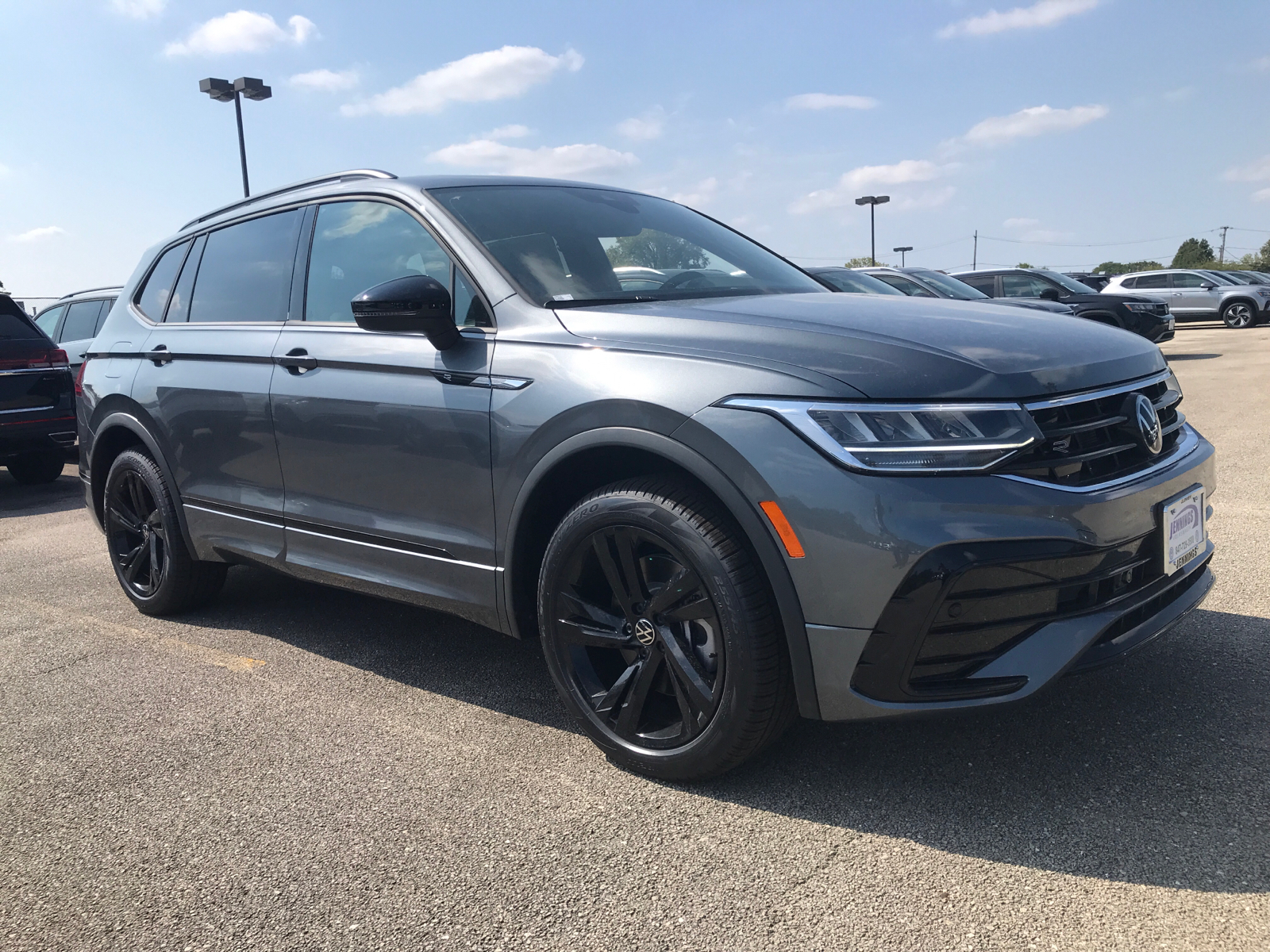 2024 Volkswagen Tiguan SE R-Line Black 1