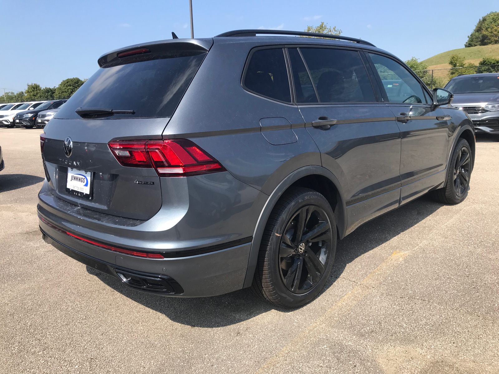 2024 Volkswagen Tiguan SE R-Line Black 3