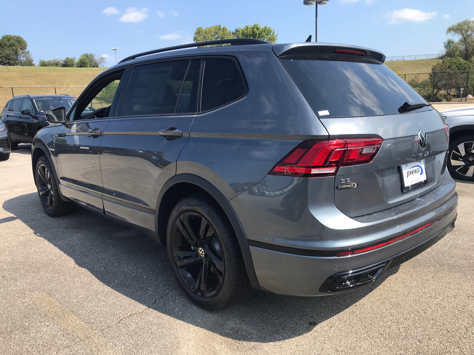 2024 Volkswagen Tiguan SE R-Line Black 4