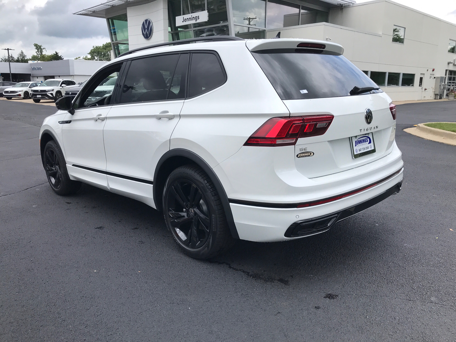 2024 Volkswagen Tiguan SE R-Line Black 4