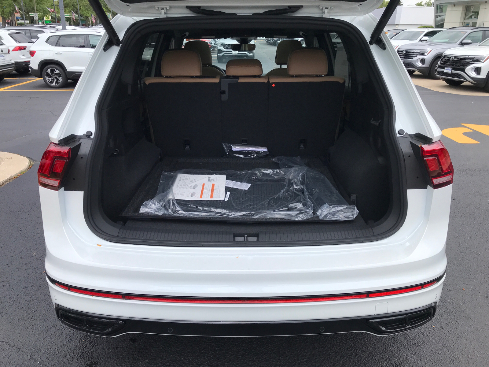 2024 Volkswagen Tiguan SE R-Line Black 21