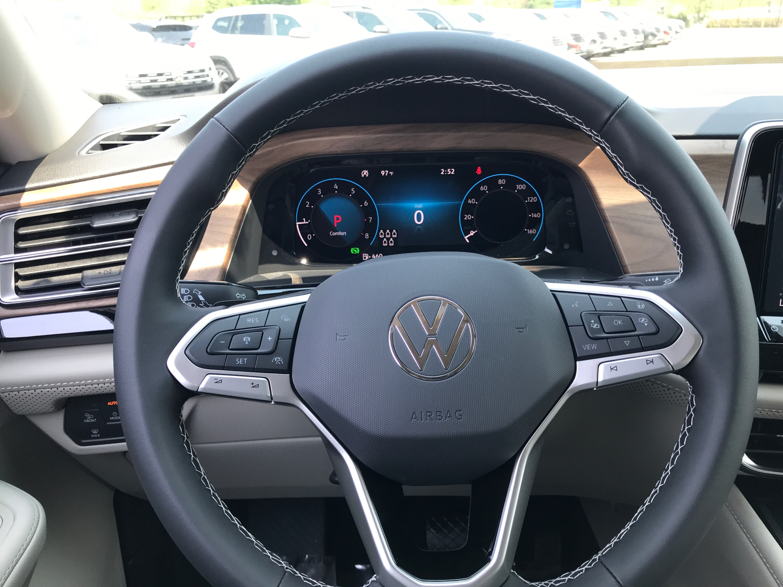 2024 Volkswagen Atlas 2.0T SE w/Technology 10