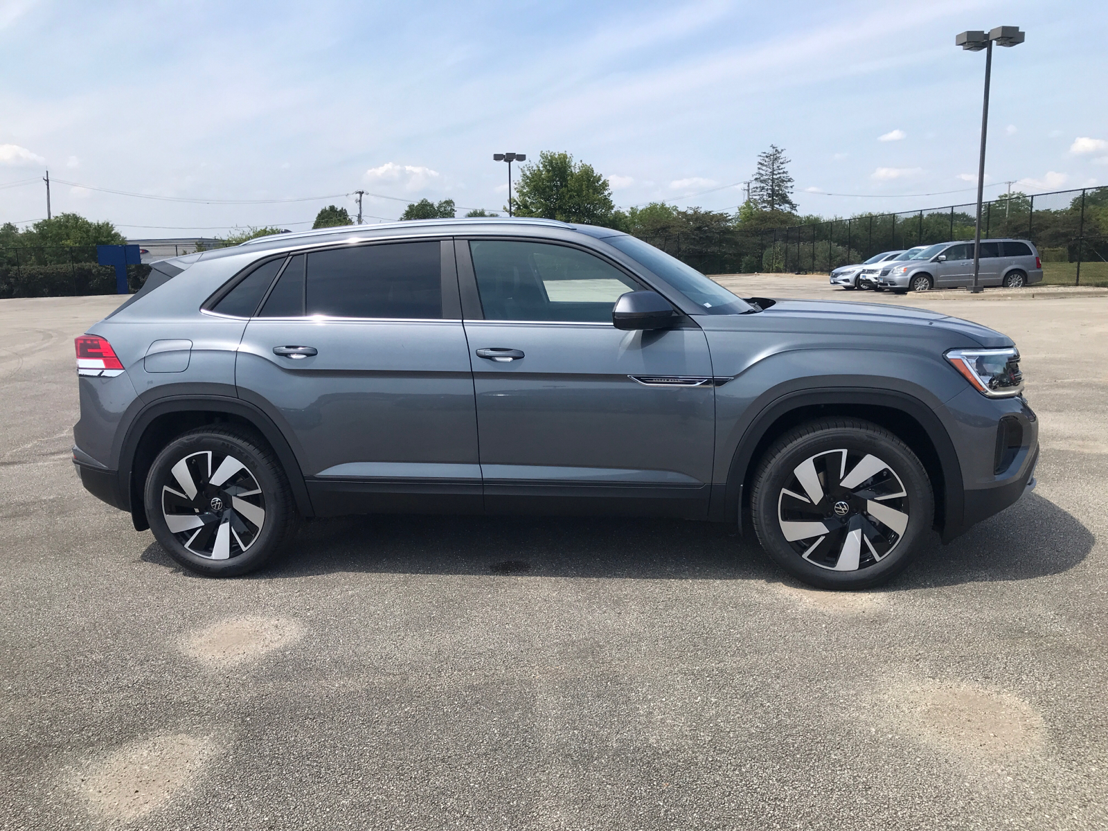 2024 Volkswagen Atlas Cross Sport 2.0T SE w/Technology 2