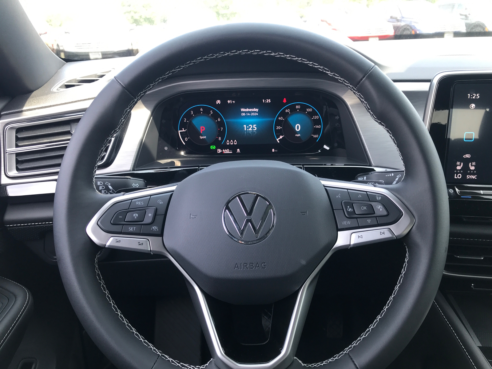 2024 Volkswagen Atlas Cross Sport 2.0T SE w/Technology 10