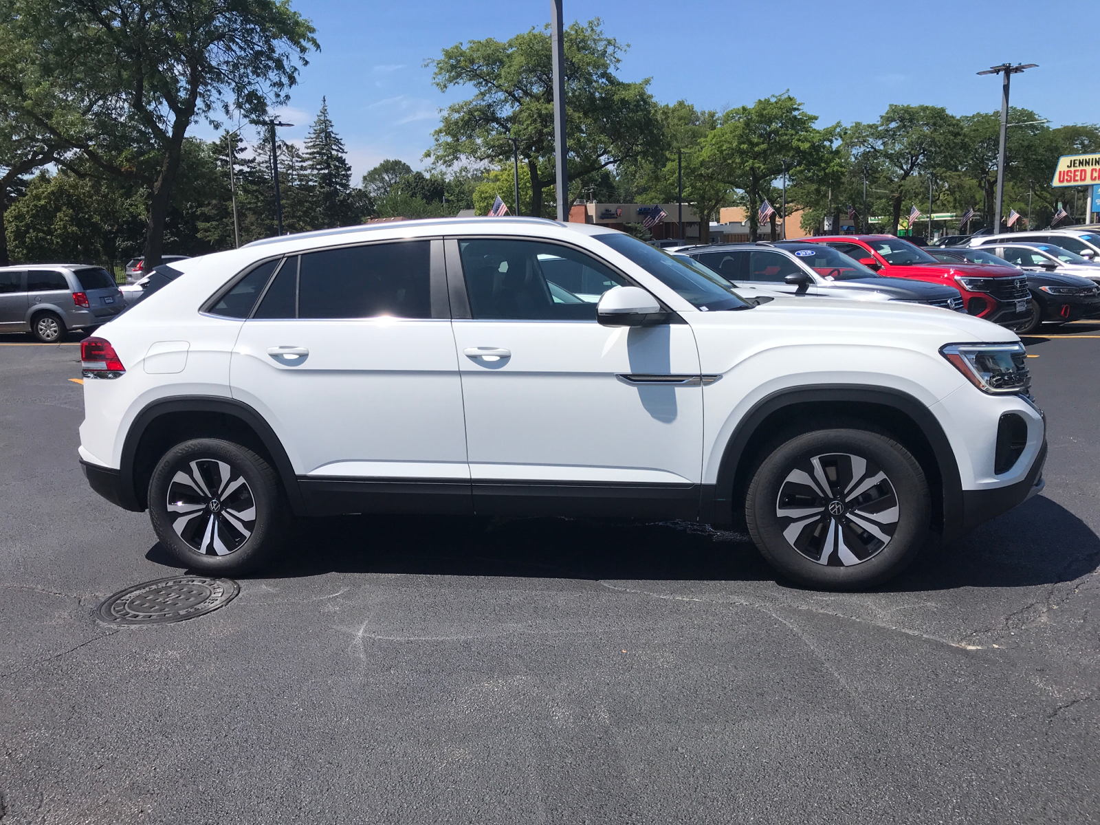 2024 Volkswagen Atlas Cross Sport 2.0T SE 2