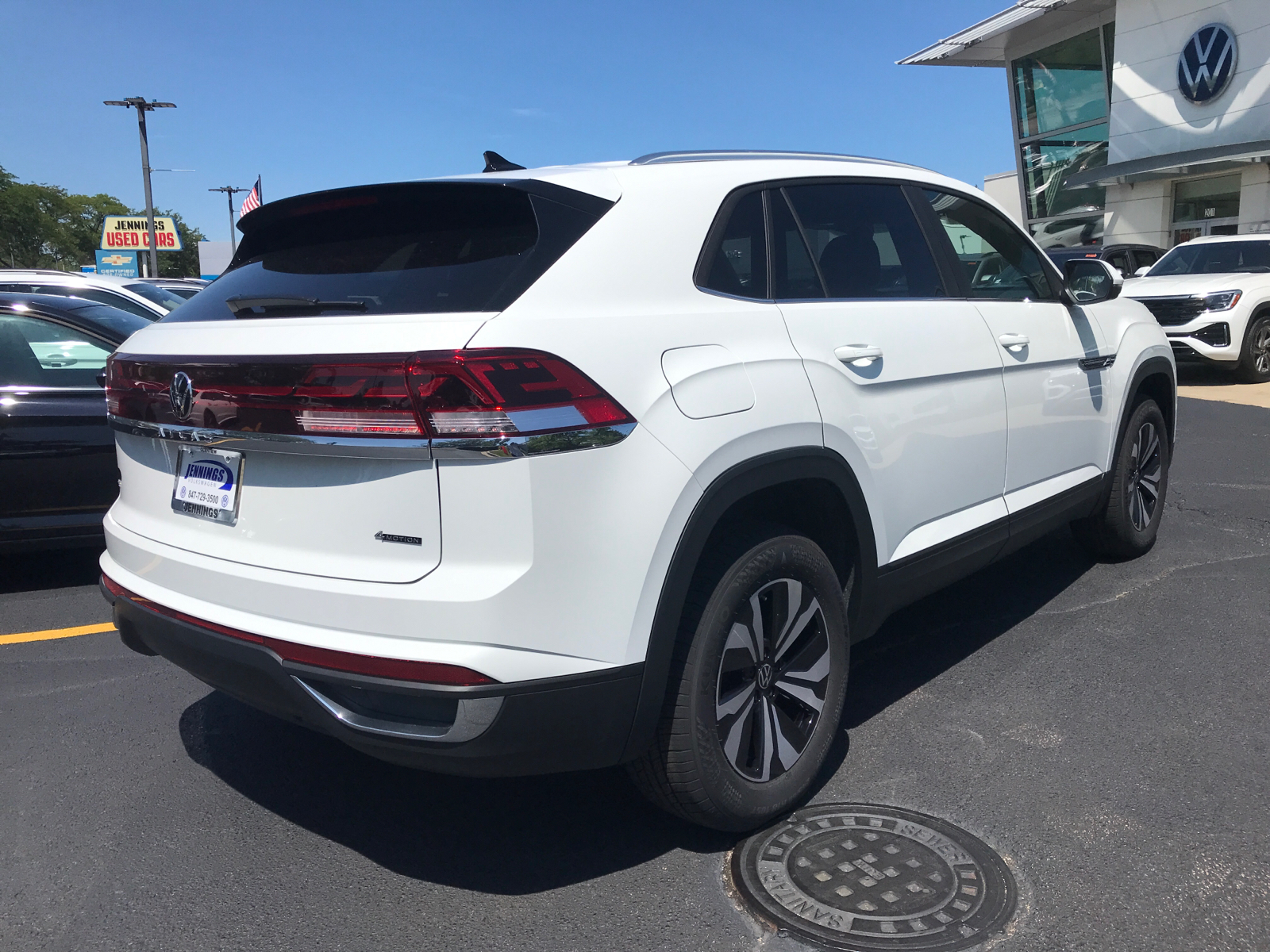 2024 Volkswagen Atlas Cross Sport 2.0T SE 3