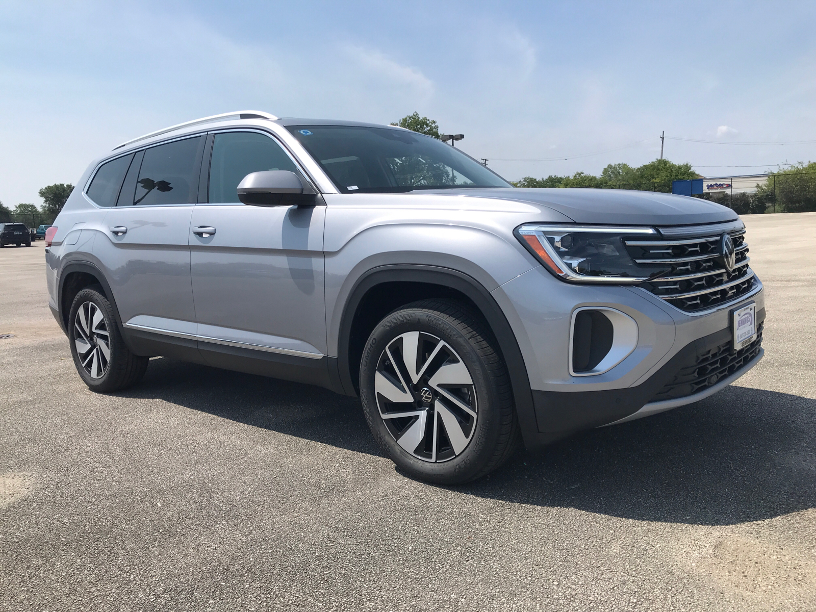 2024 Volkswagen Atlas 2.0T SEL 1