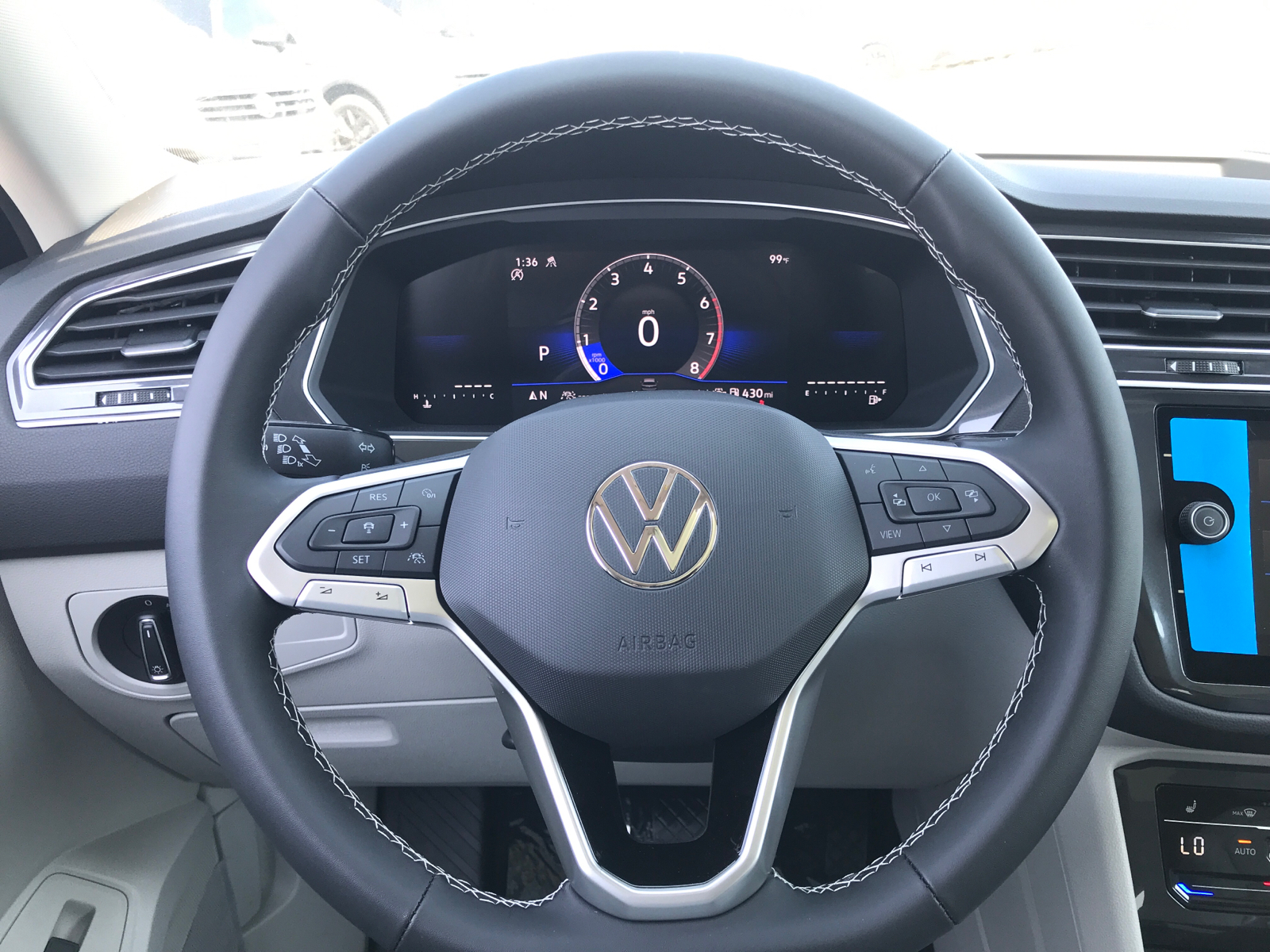 2024 Volkswagen Tiguan SE 10