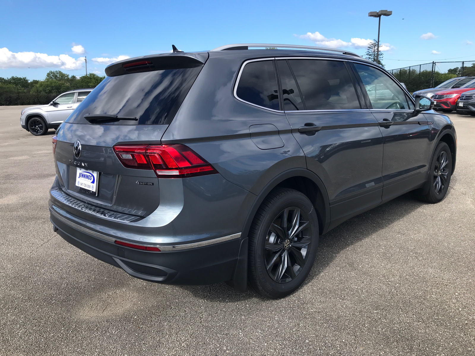 2024 Volkswagen Tiguan SE 3