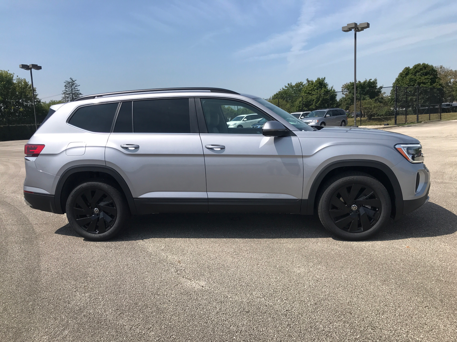 2024 Volkswagen Atlas 2.0T SE w/Technology 2