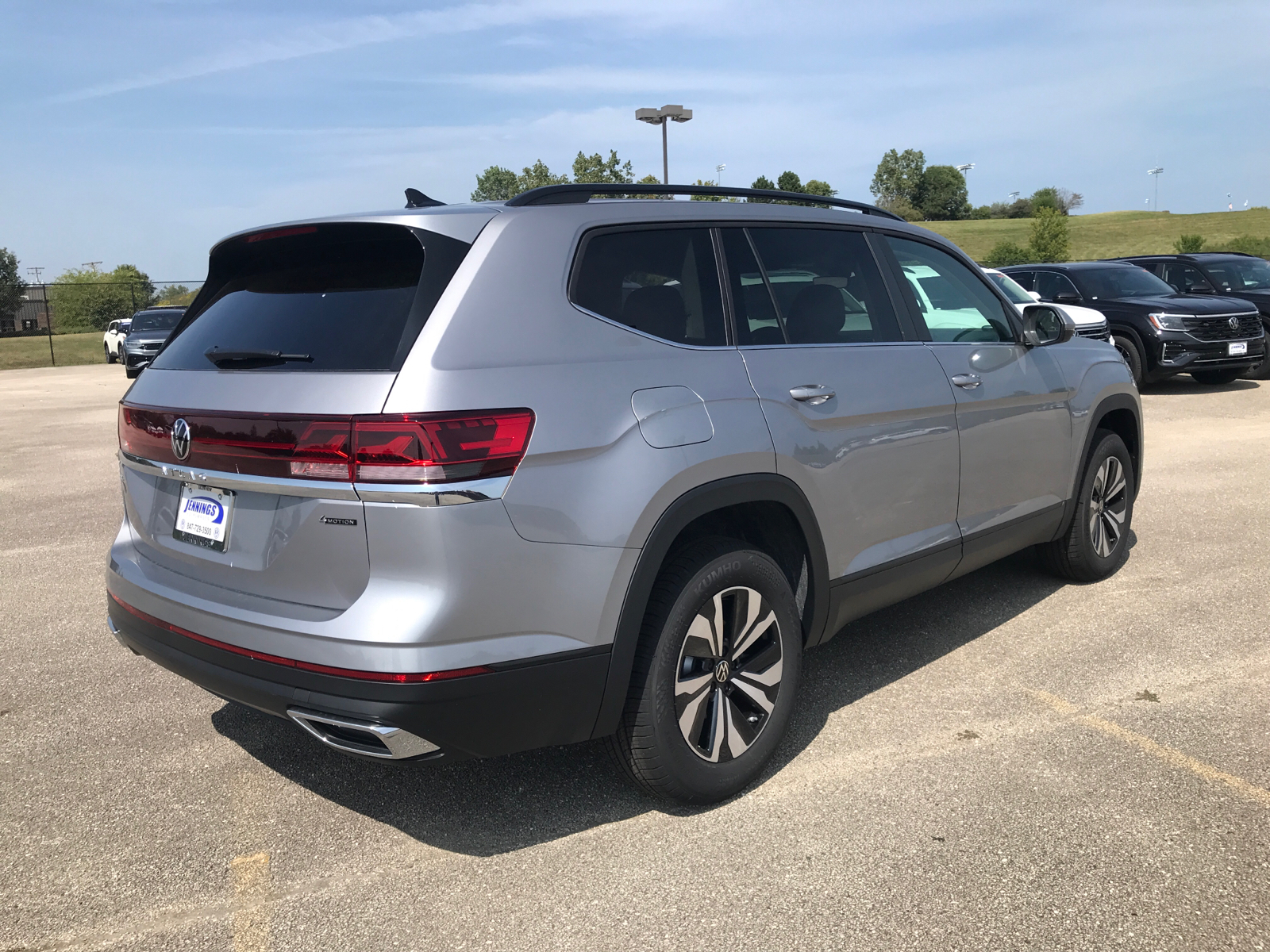 2024 Volkswagen Atlas 2.0T SE 3