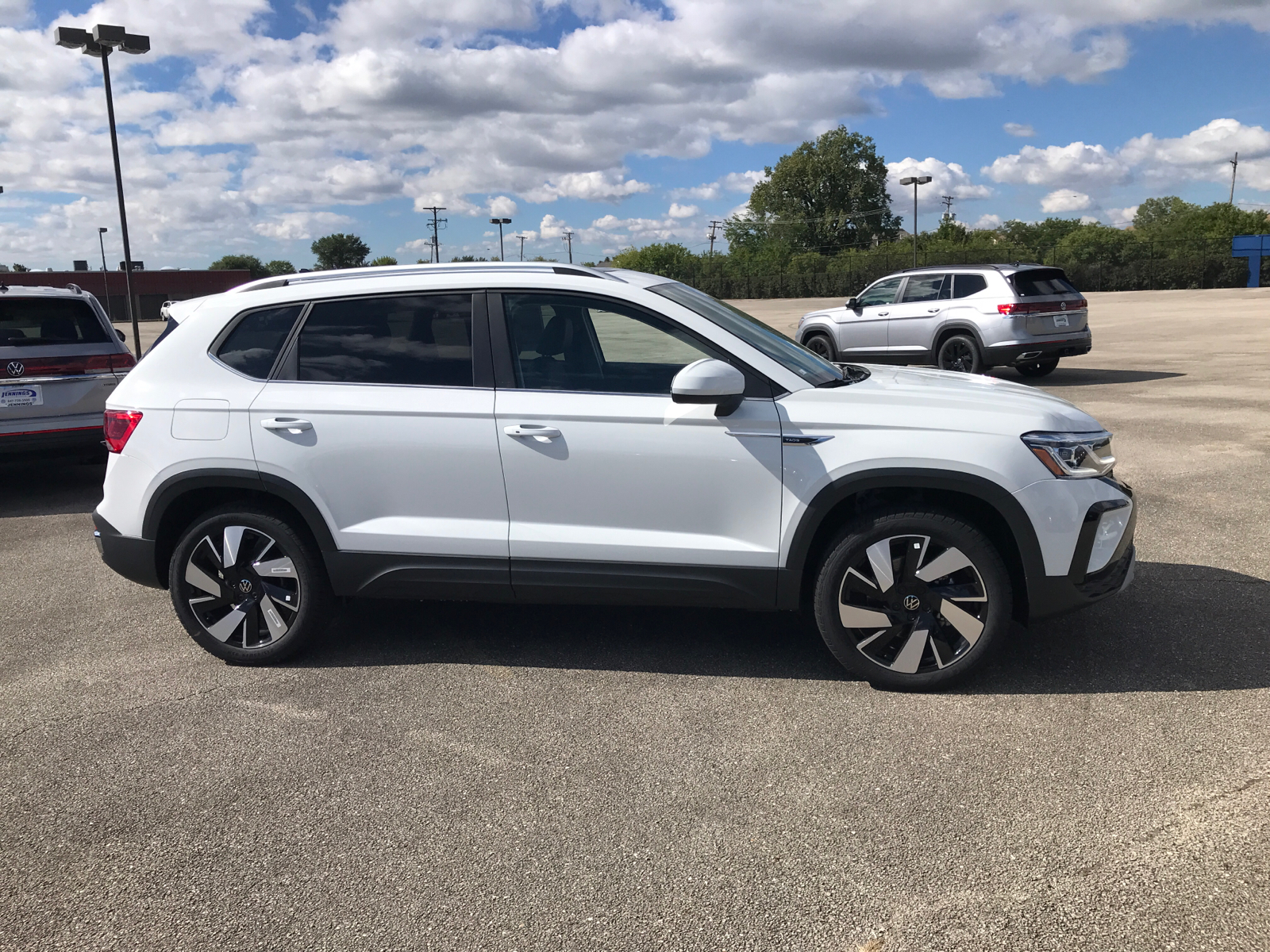 2024 Volkswagen Taos SEL 2