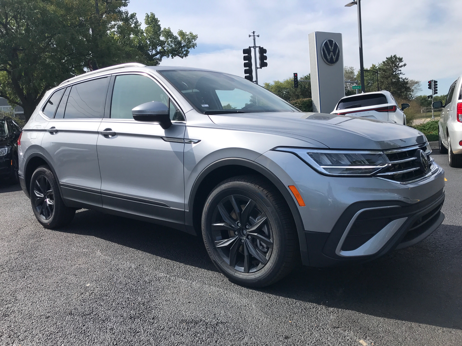 2024 Volkswagen Tiguan SE 1