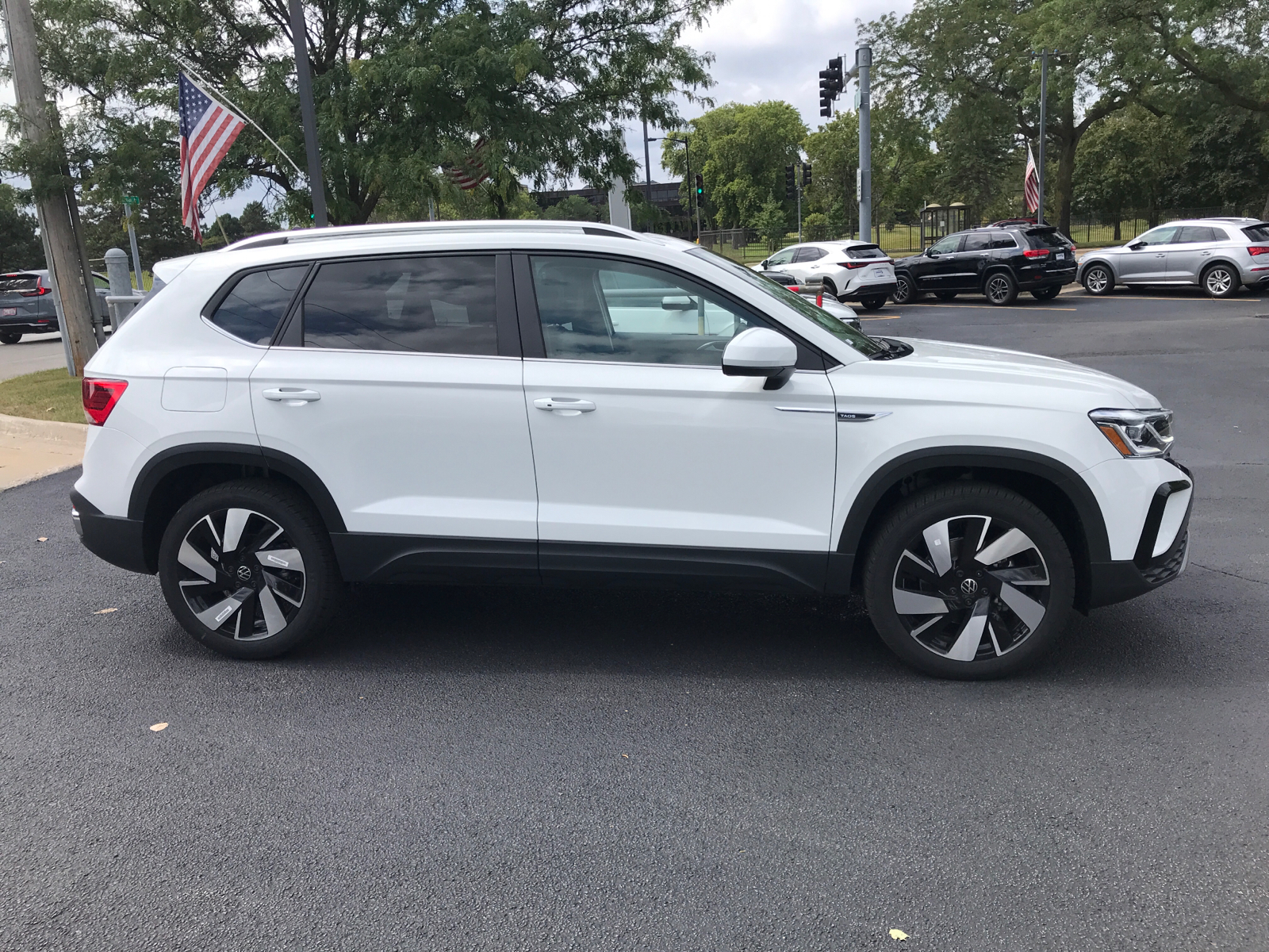 2024 Volkswagen Taos SEL 2