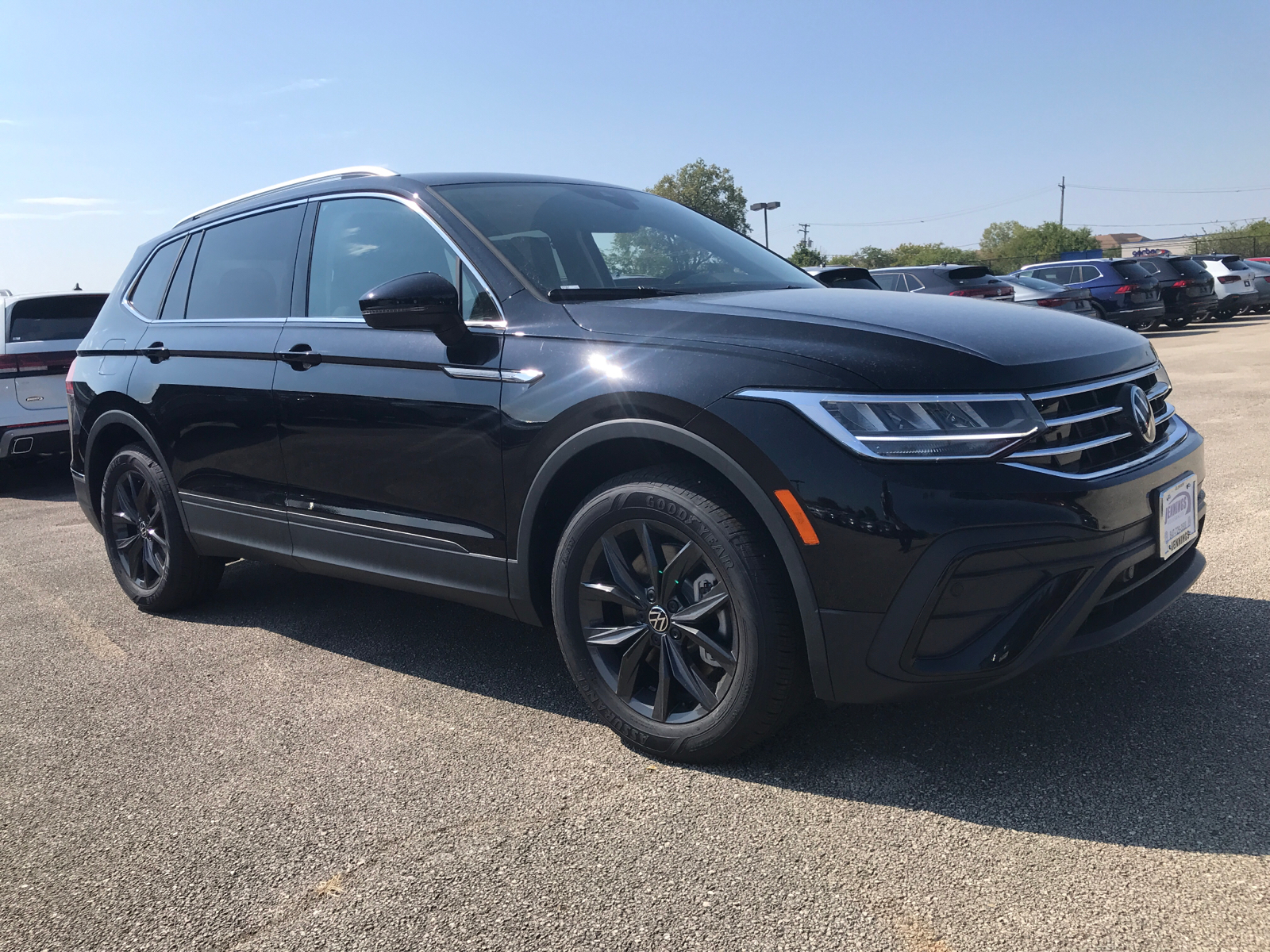 2024 Volkswagen Tiguan SE 1