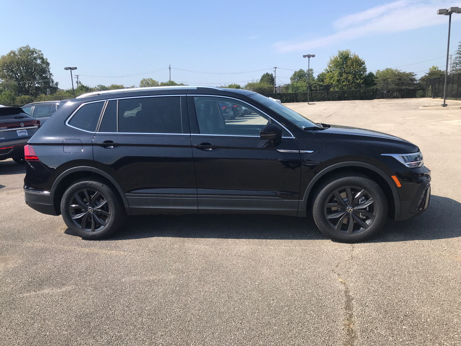 2024 Volkswagen Tiguan SE 2