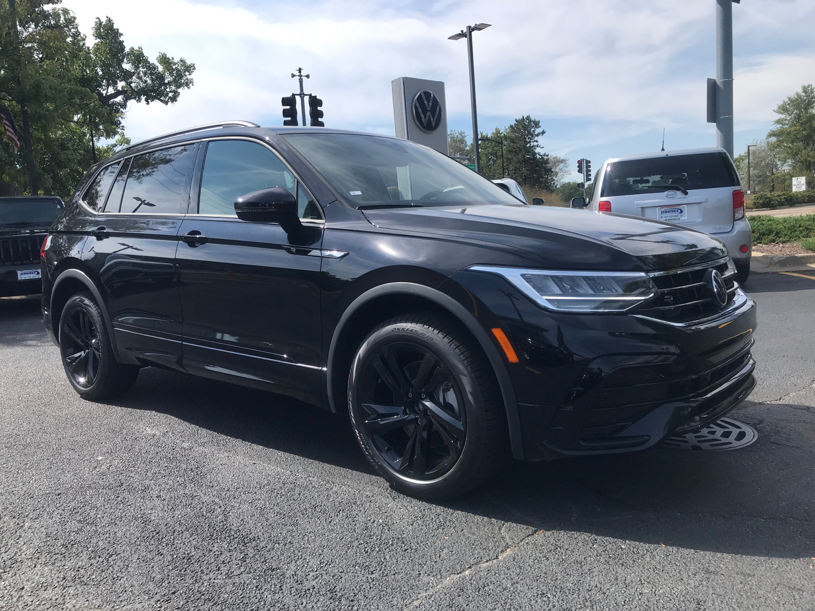 2024 Volkswagen Tiguan SE R-Line Black 1