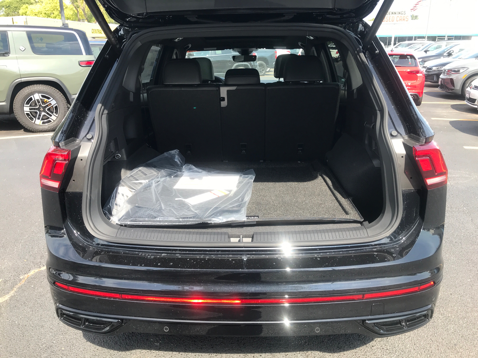 2024 Volkswagen Tiguan SE R-Line Black 21