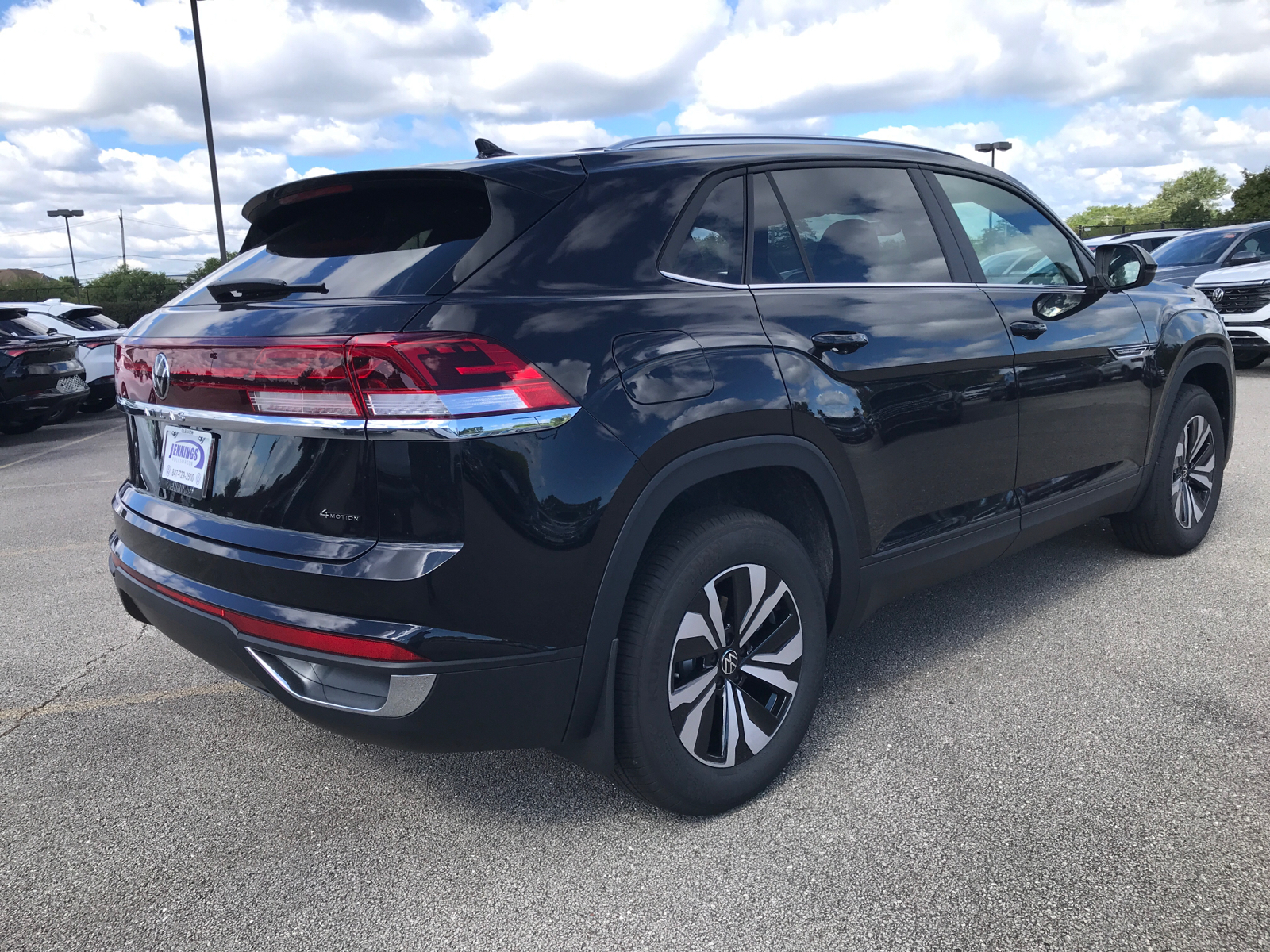 2024 Volkswagen Atlas Cross Sport 2.0T SE 3