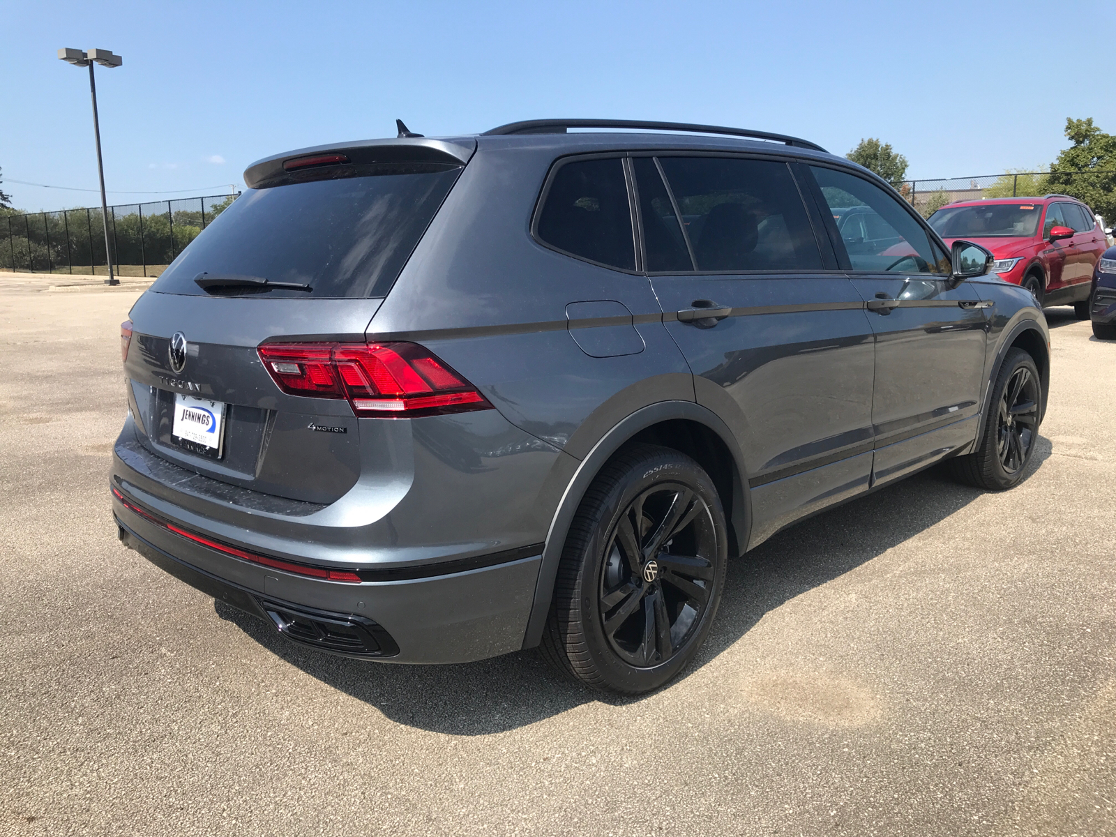 2024 Volkswagen Tiguan SE R-Line Black 3