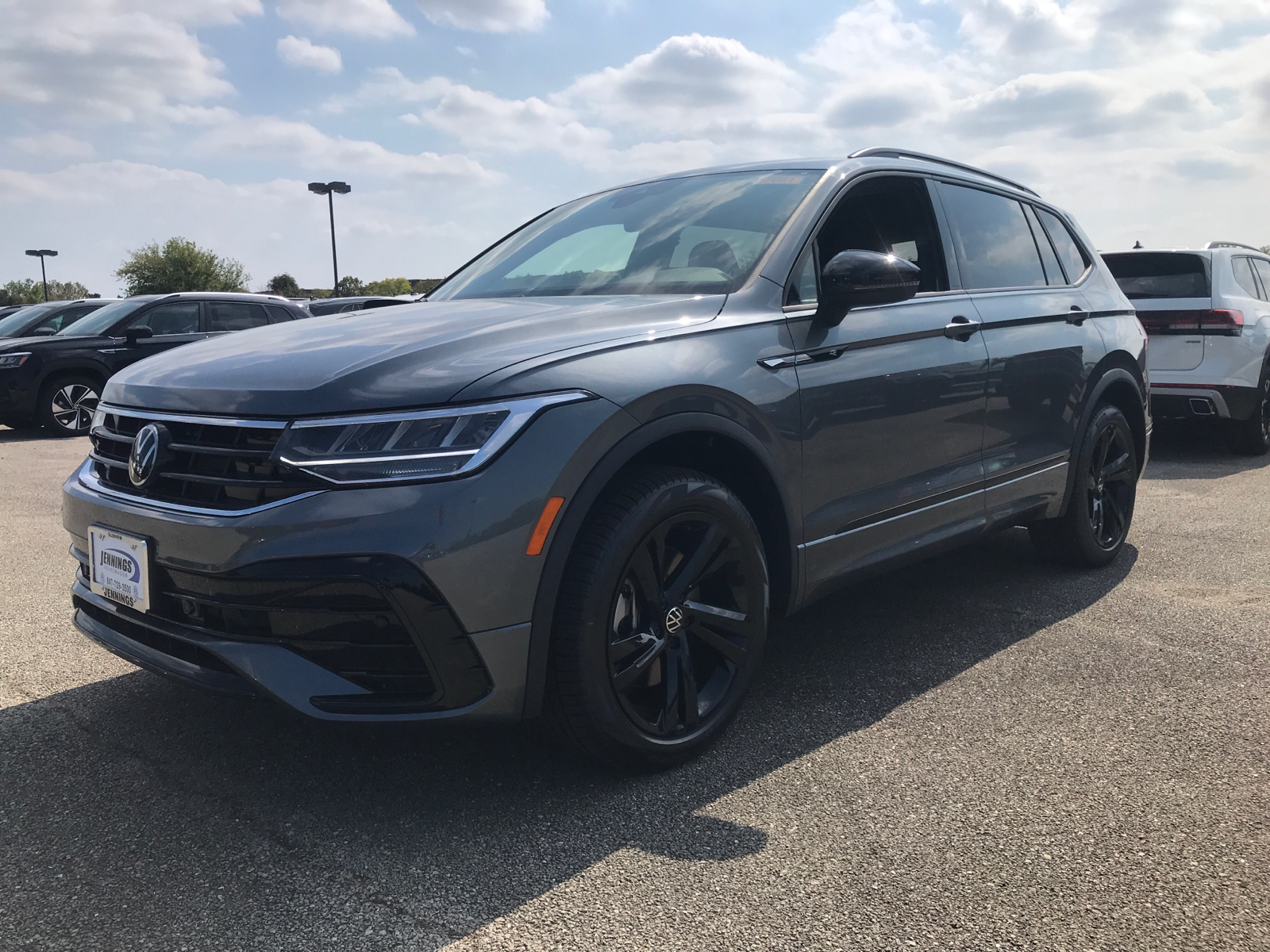 2024 Volkswagen Tiguan SE R-Line Black 5