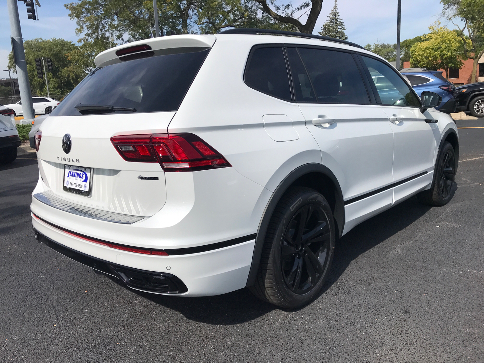 2024 Volkswagen Tiguan SE R-Line Black 3