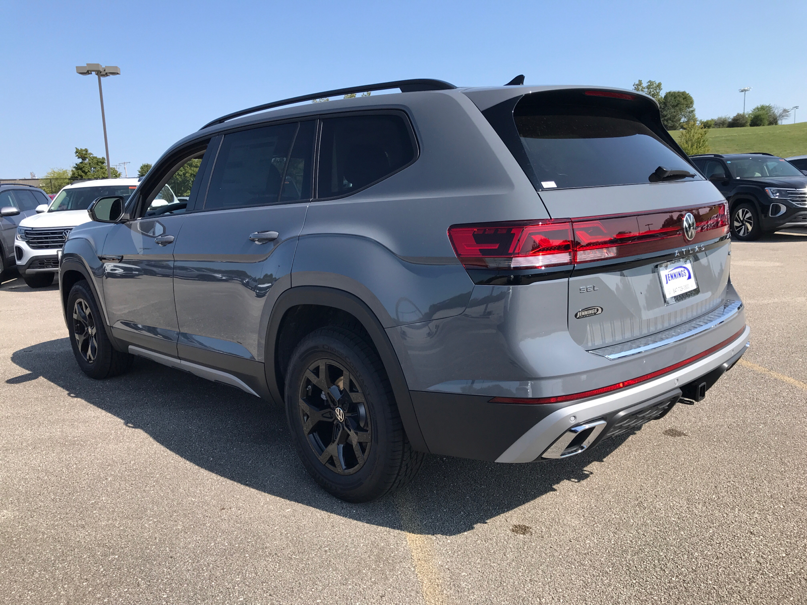 2024 Volkswagen Atlas 2.0T Peak Edition SEL 4