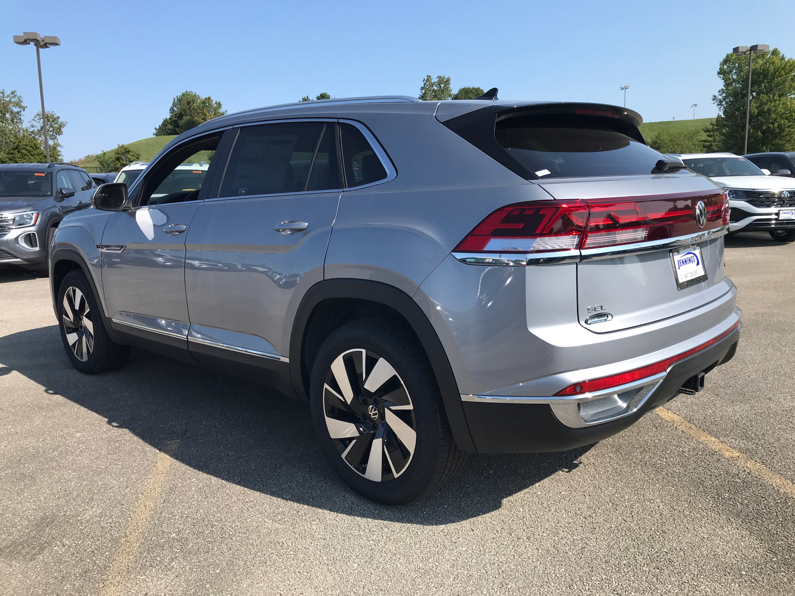 2024 Volkswagen Atlas Cross Sport 2.0T SEL 4