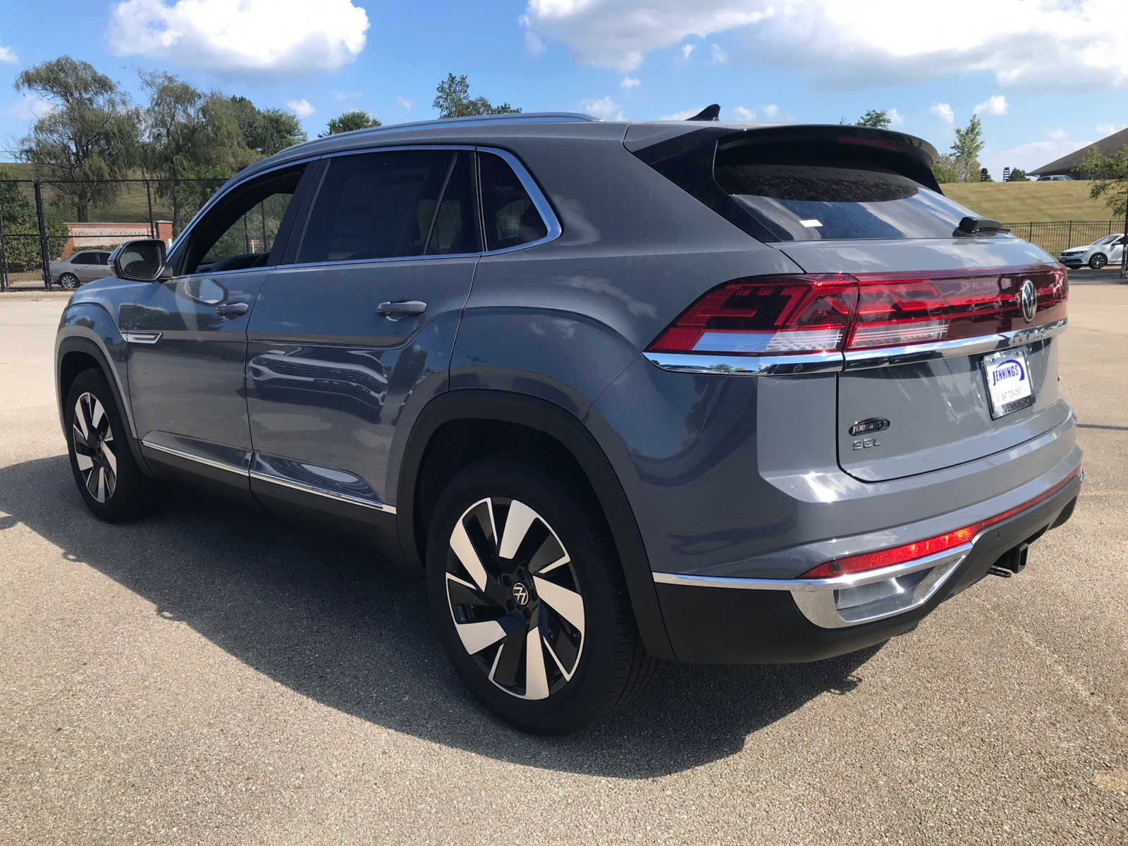 2024 Volkswagen Atlas Cross Sport 2.0T SEL 4