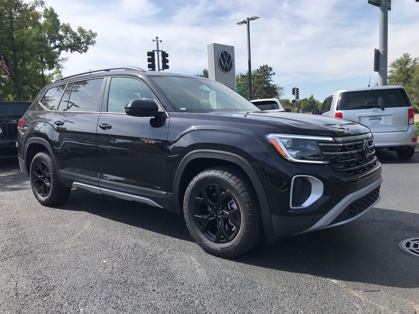 2024 Volkswagen Atlas 2.0T Peak Edition SE w/Technology 1