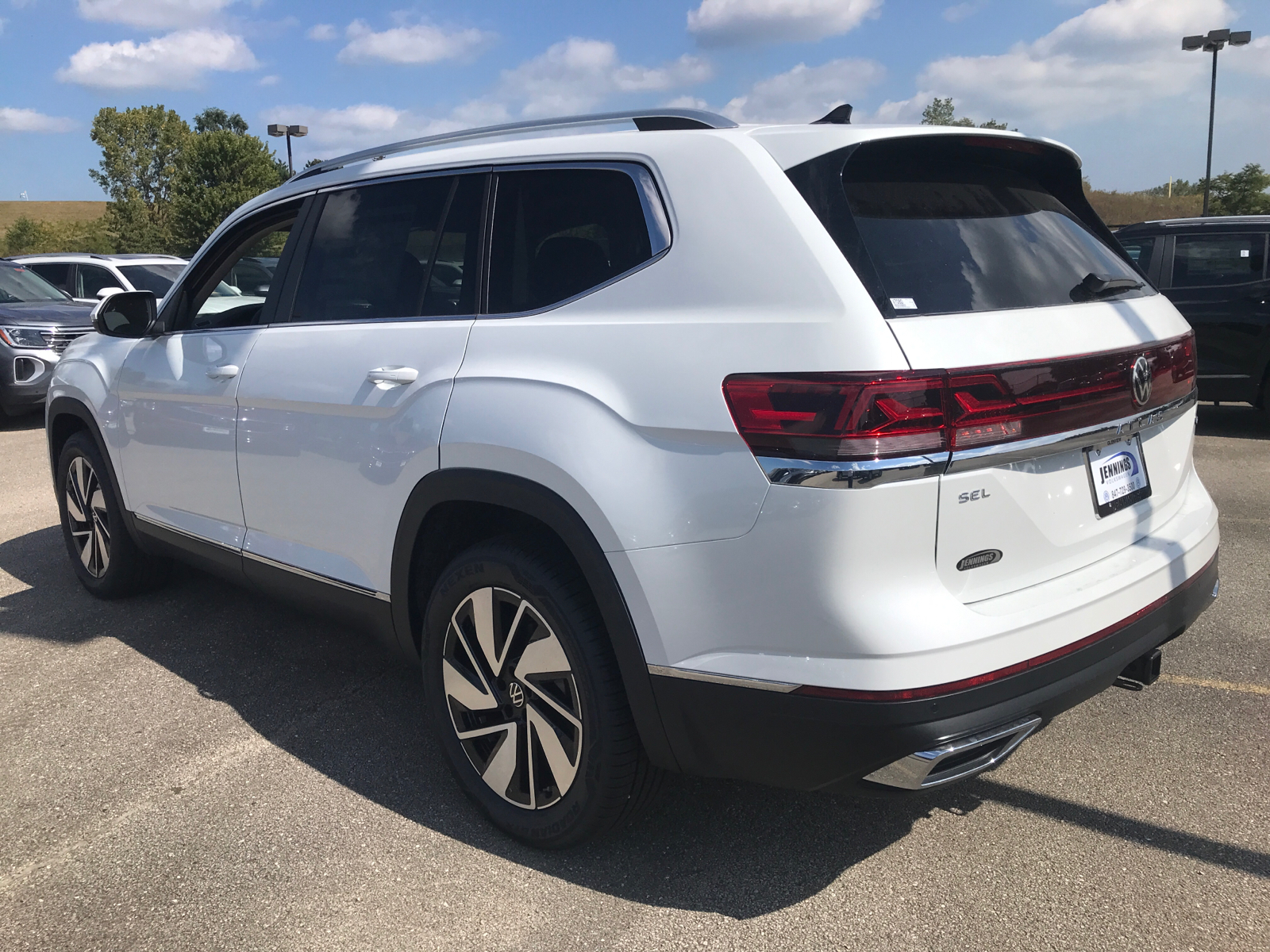 2024 Volkswagen Atlas 2.0T SEL 4