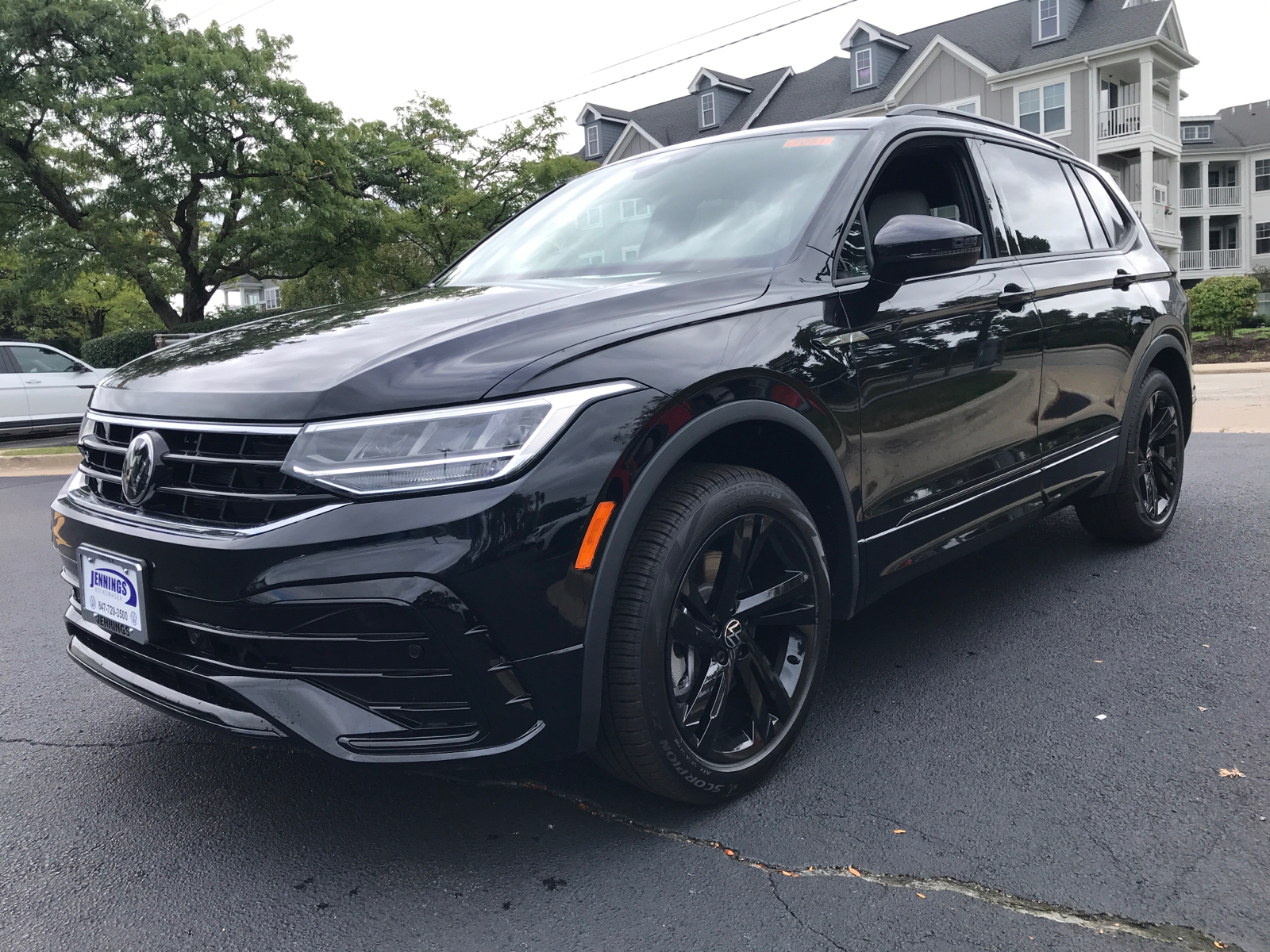 2024 Volkswagen Tiguan SE R-Line Black 5